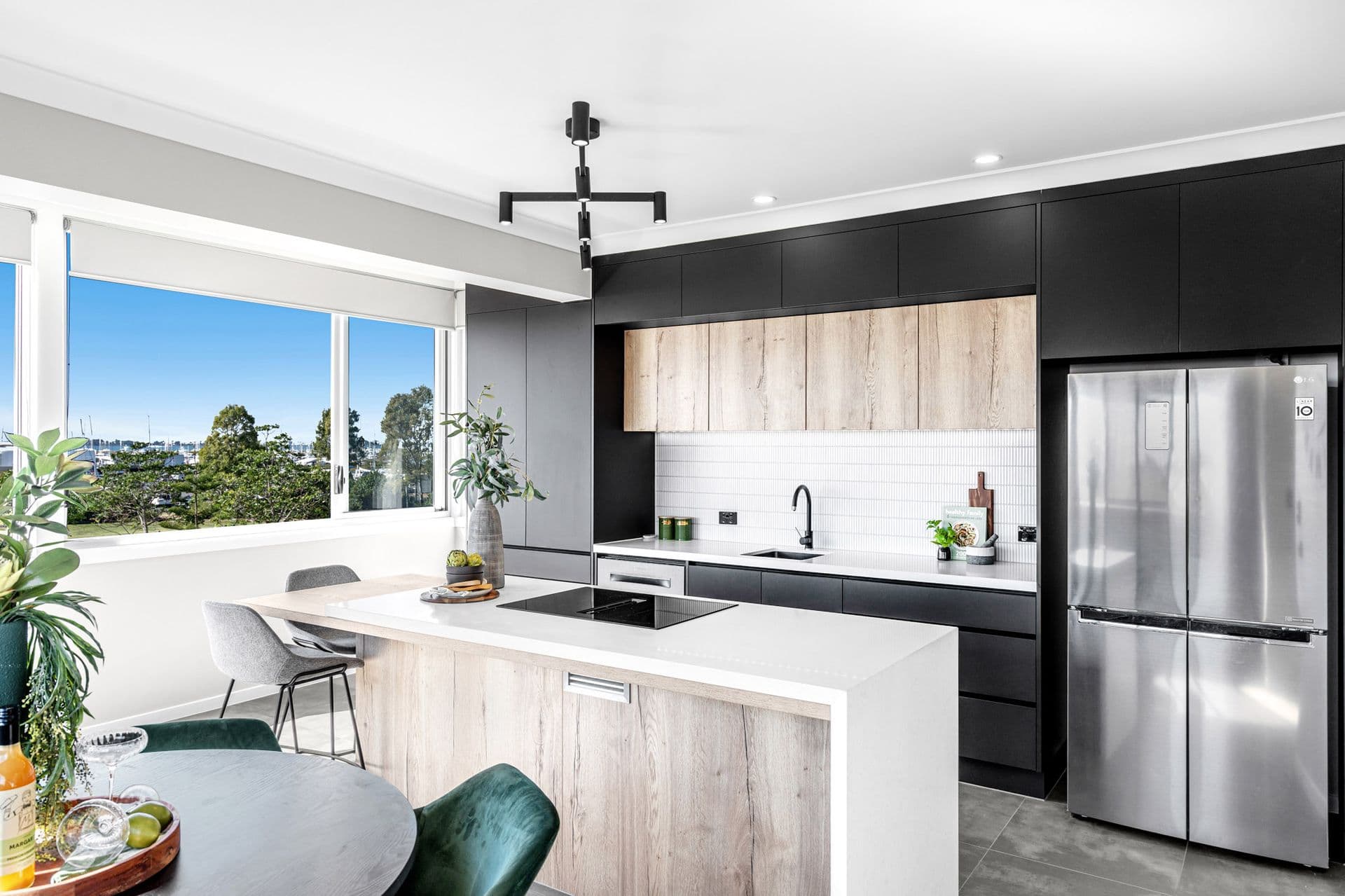 4/427 The Esplanade, Manly, QLD, 4179, Manly - Thumbnail 2
