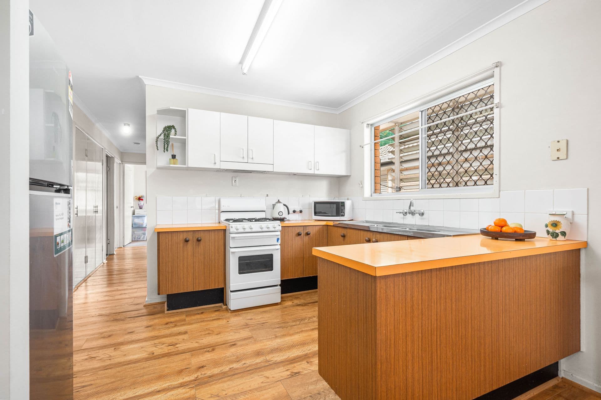 96 Clara Street, Wynnum, QLD, 4178, Wynnum - Thumbnail 2