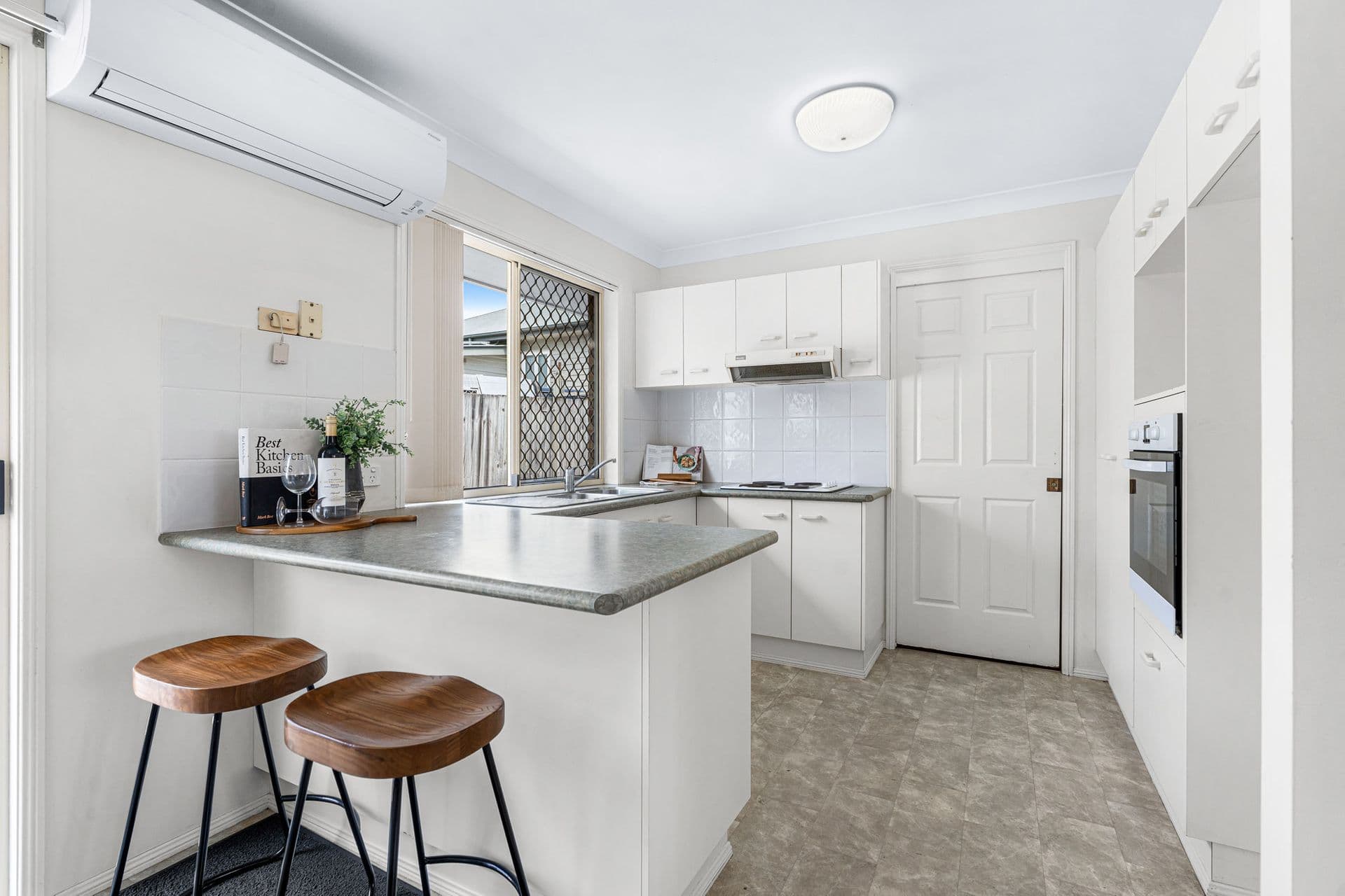 3 Astley Street, Wynnum West, QLD, 4178, Wynnum West - Thumbnail 3