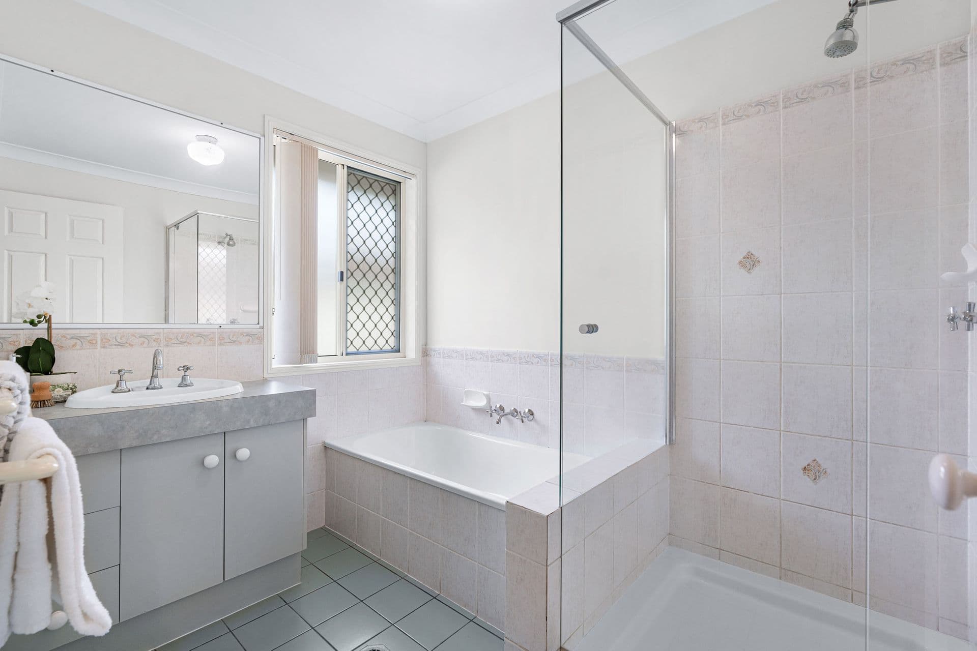 3 Astley Street, Wynnum West, QLD, 4178, Wynnum West - Thumbnail 4