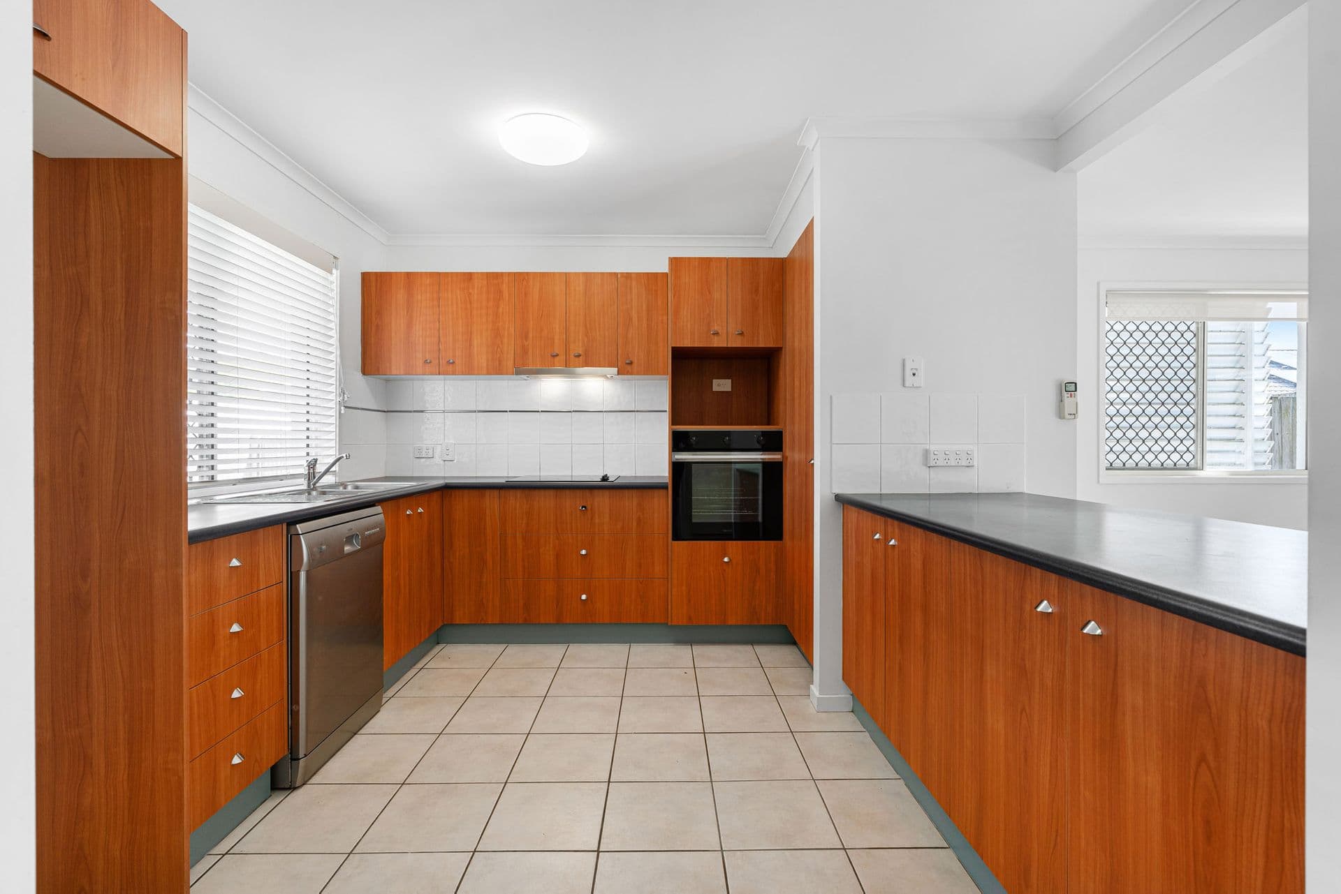 10 Of 8 Zahner Place, Manly West, QLD, 4179, Manly West - Thumbnail 3