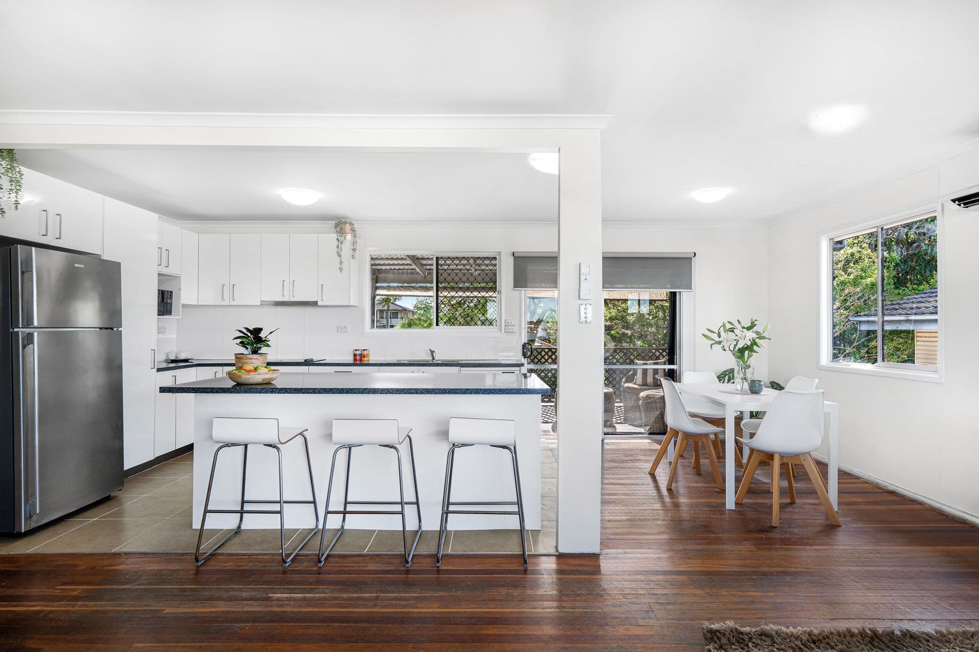 6 Cavanaugh Street, Wynnum West, QLD, 4178, Wynnum West - Thumbnail 2