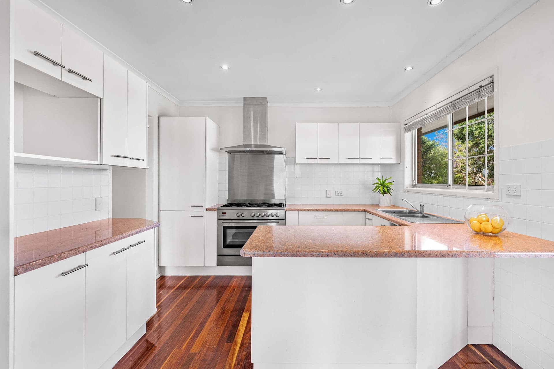 28 Duval Street, Wynnum West, QLD, 4178, Wynnum West - Thumbnail 2