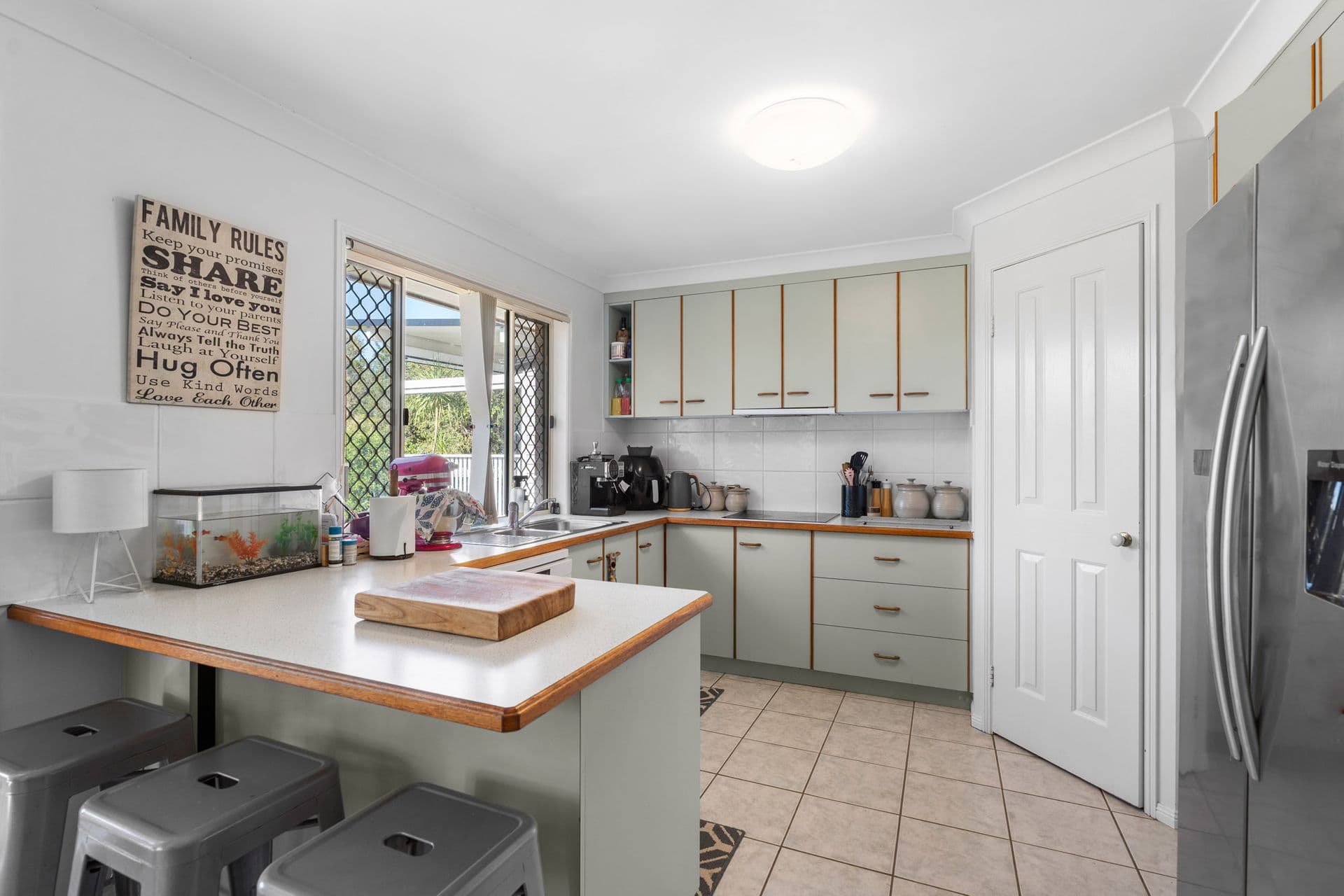 33 Boxgrove Avenue, Wynnum, QLD, 4178, Wynnum - Thumbnail 2