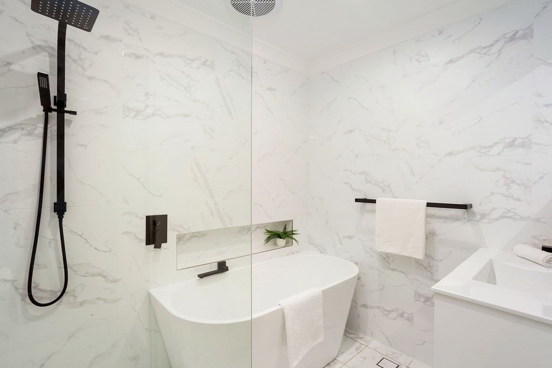 33 Lady Laurel Drive, Blue Haven, NSW, 2262, Blue Haven - Thumbnail 7