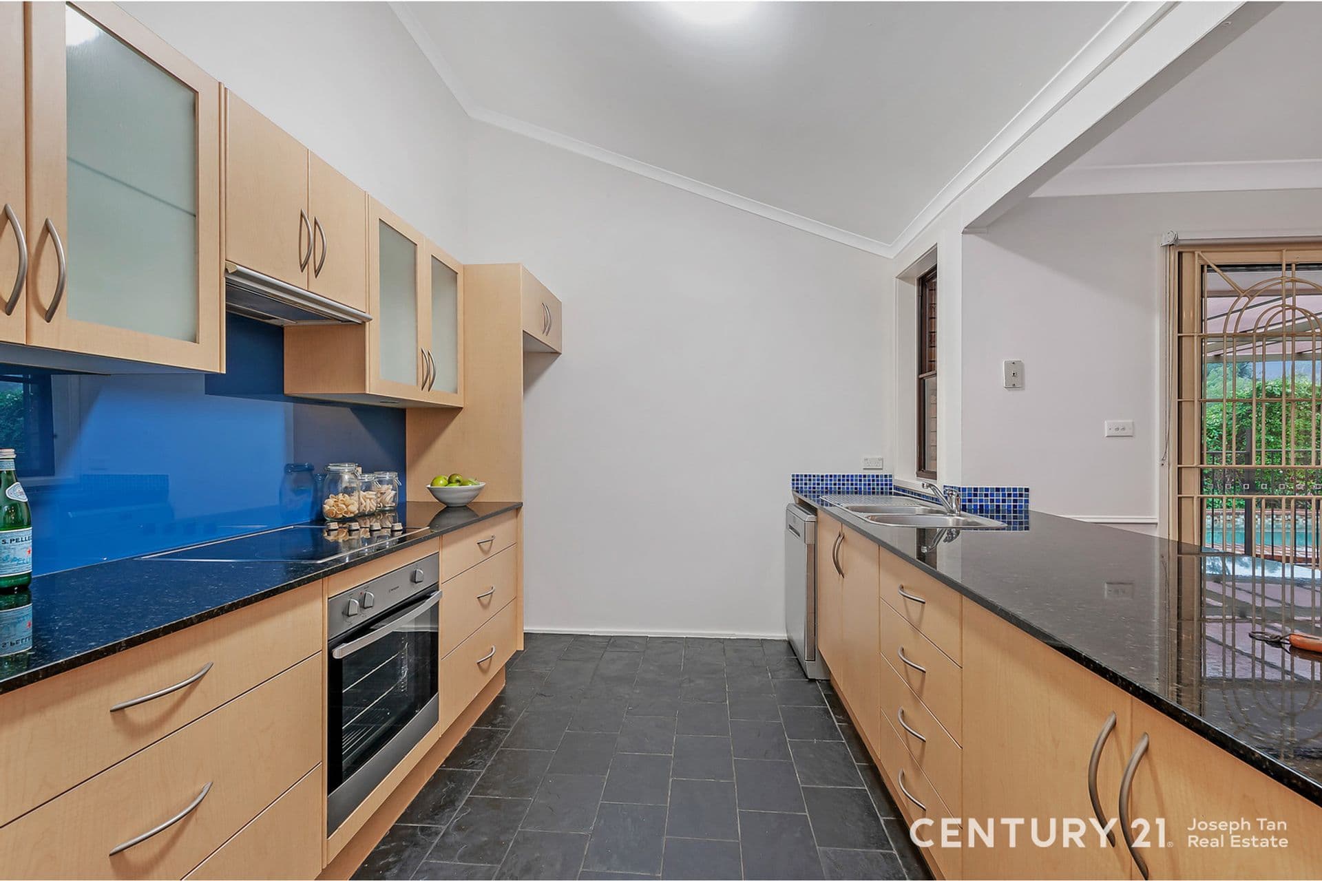 10 Tamarisk Crescent, Cherrybrook, NSW, 2126, Cherrybrook - Thumbnail 3