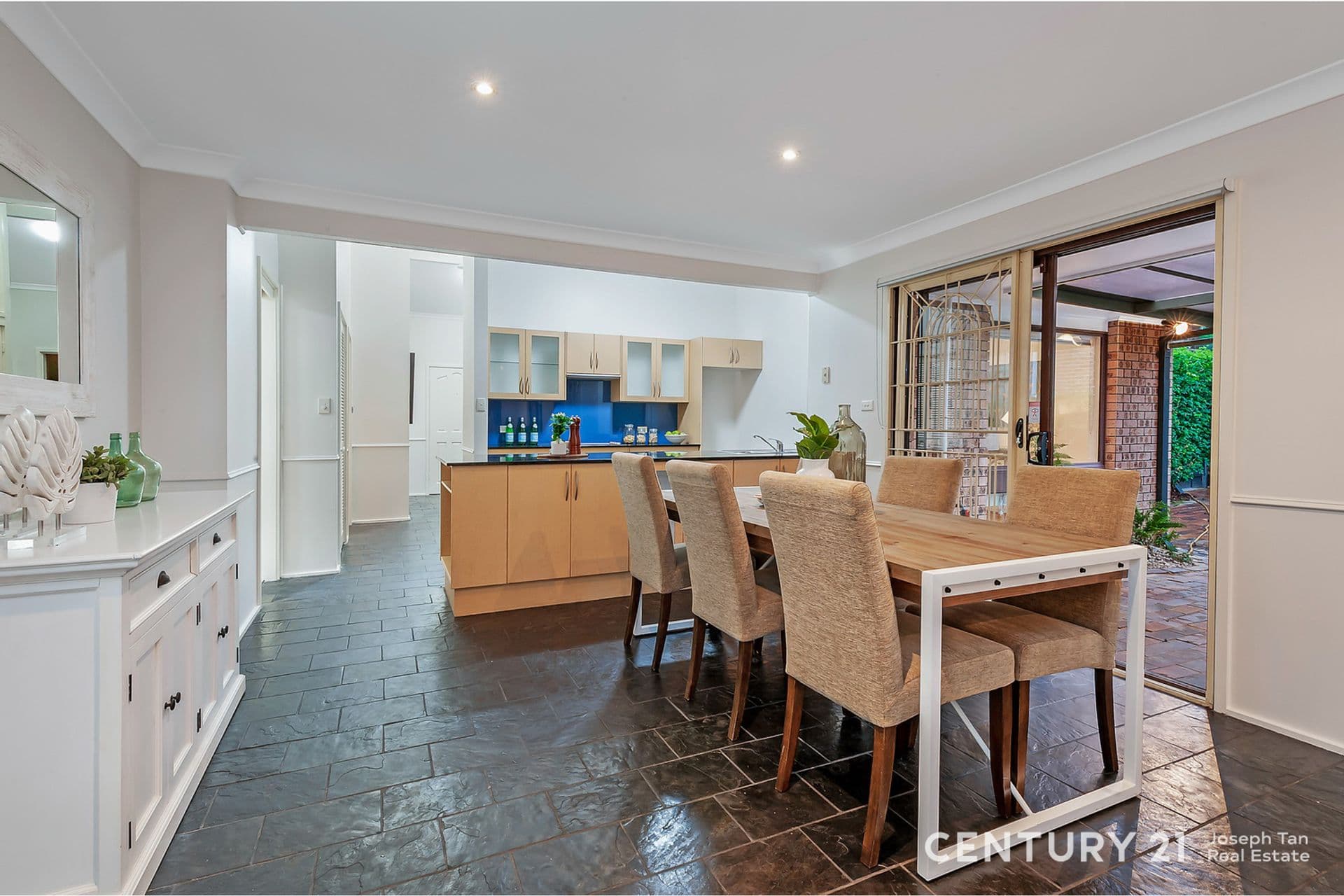 10 Tamarisk Crescent, Cherrybrook, NSW, 2126, Cherrybrook - Thumbnail 4
