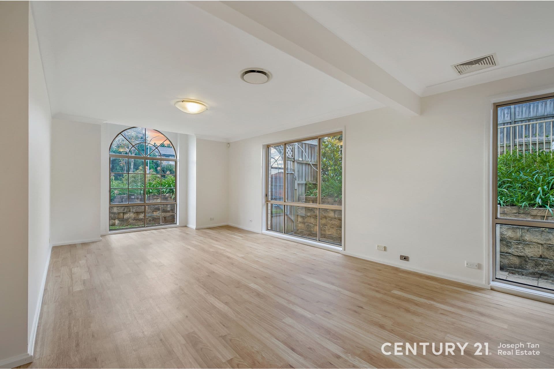4 Crestview Place, Cherrybrook, NSW, 2126, Cherrybrook - Thumbnail 2