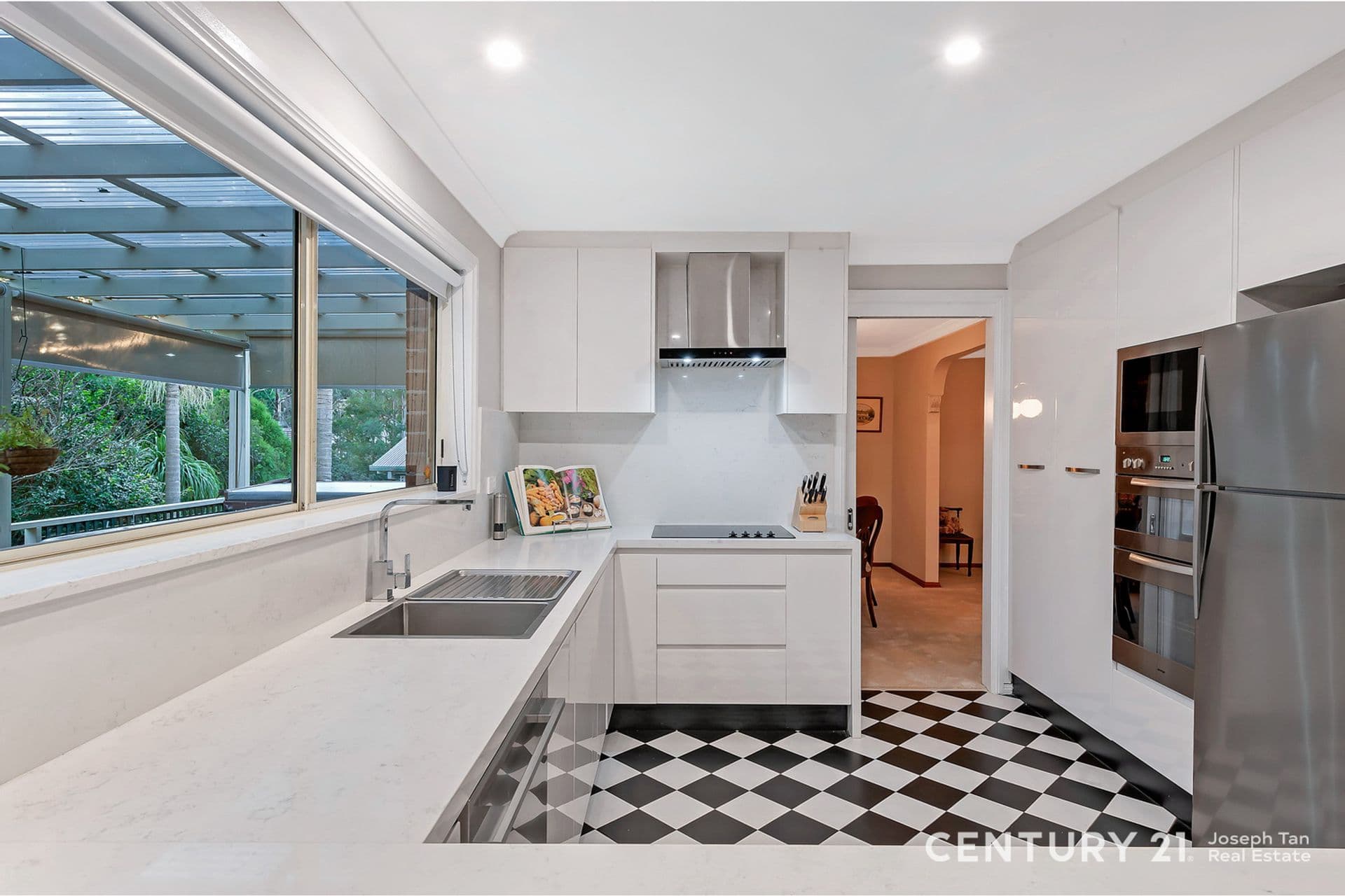 1 Dinmore Place, Castle Hill, NSW, 2154, Castle Hill - Thumbnail 4