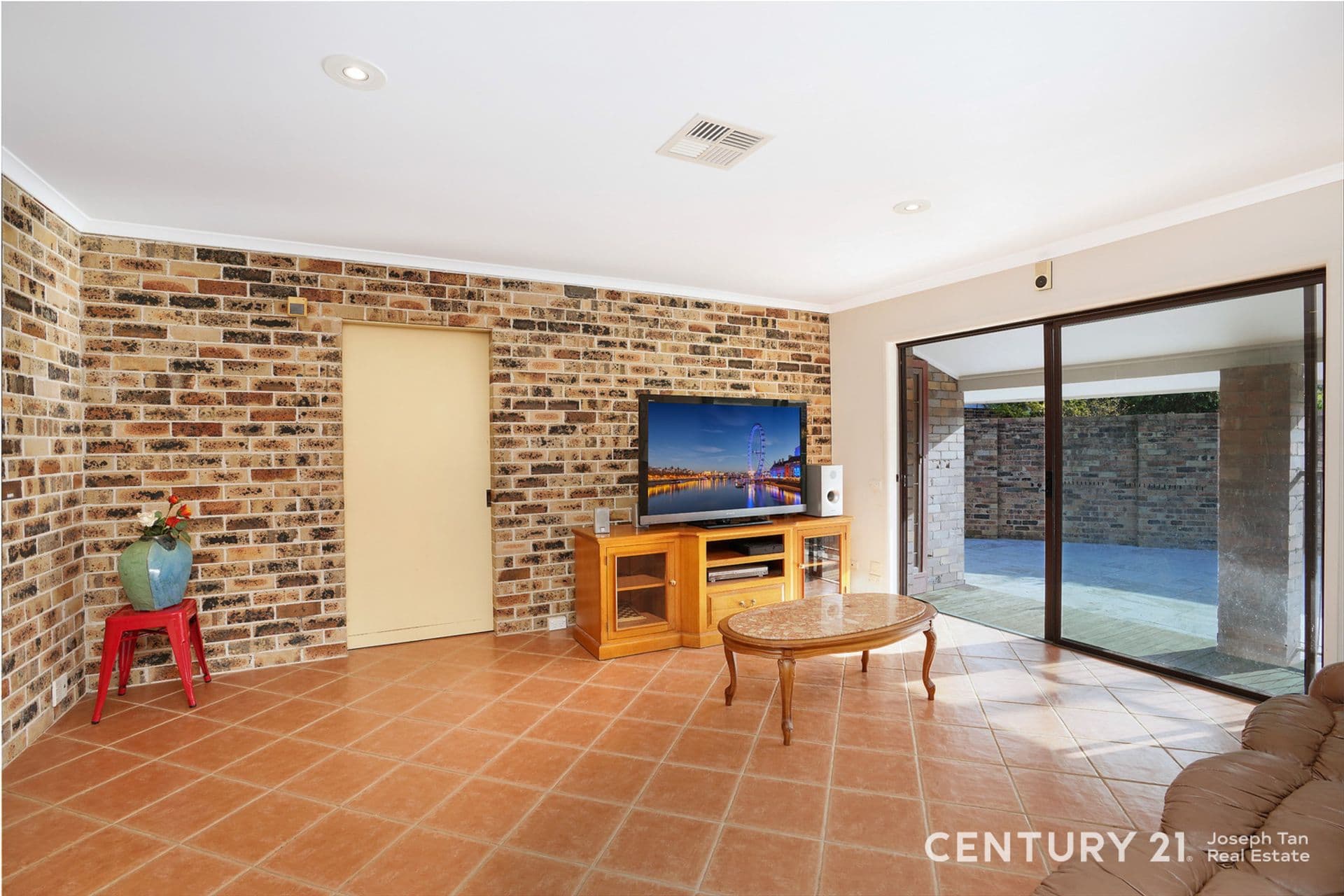 8 Stanton Drive, West Pennant Hills, NSW, 2125, West Pennant Hills - Thumbnail 4