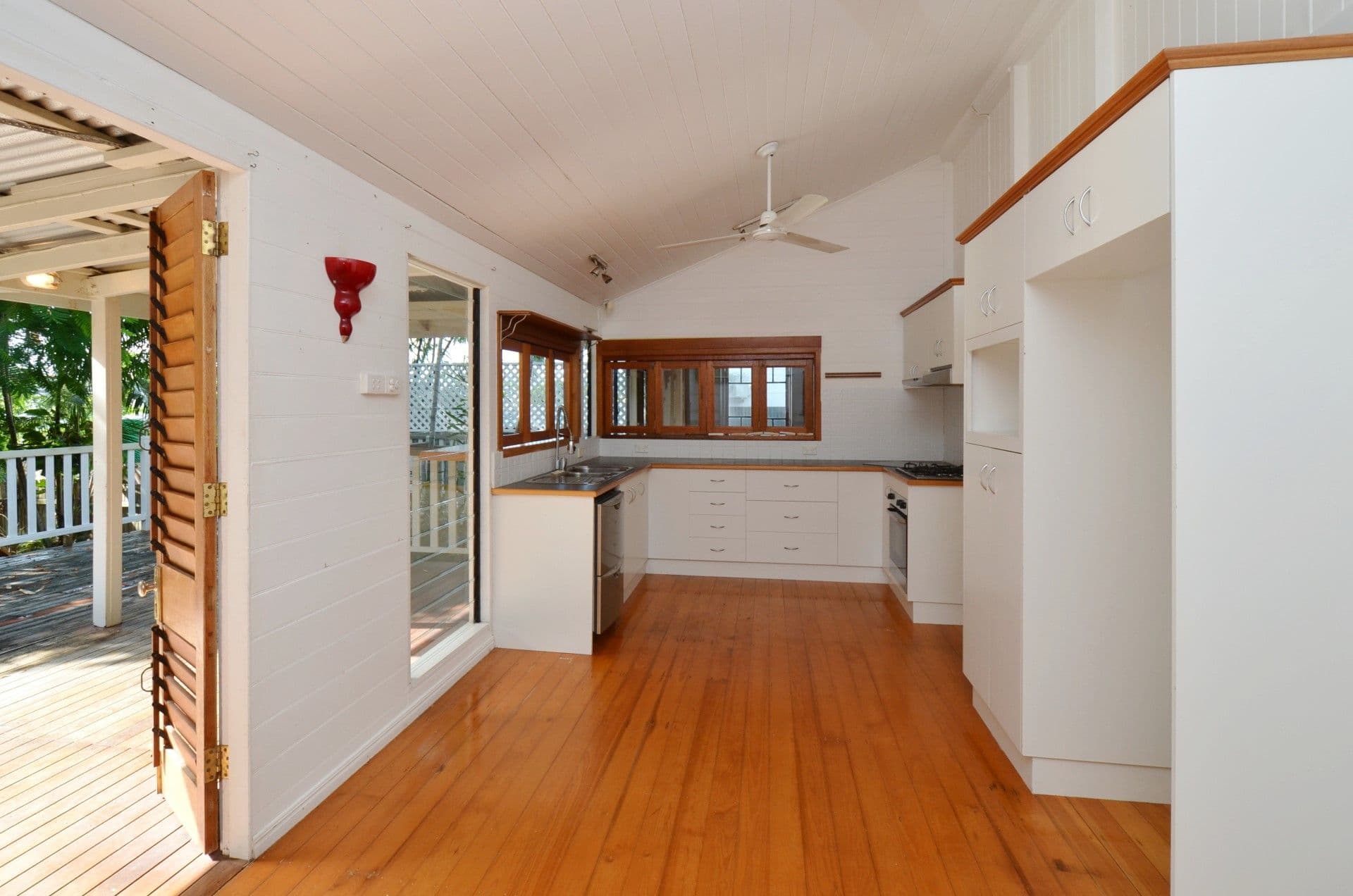 3 Lomax Street, Mysterton, QLD, 4812, Mysterton - Thumbnail 3