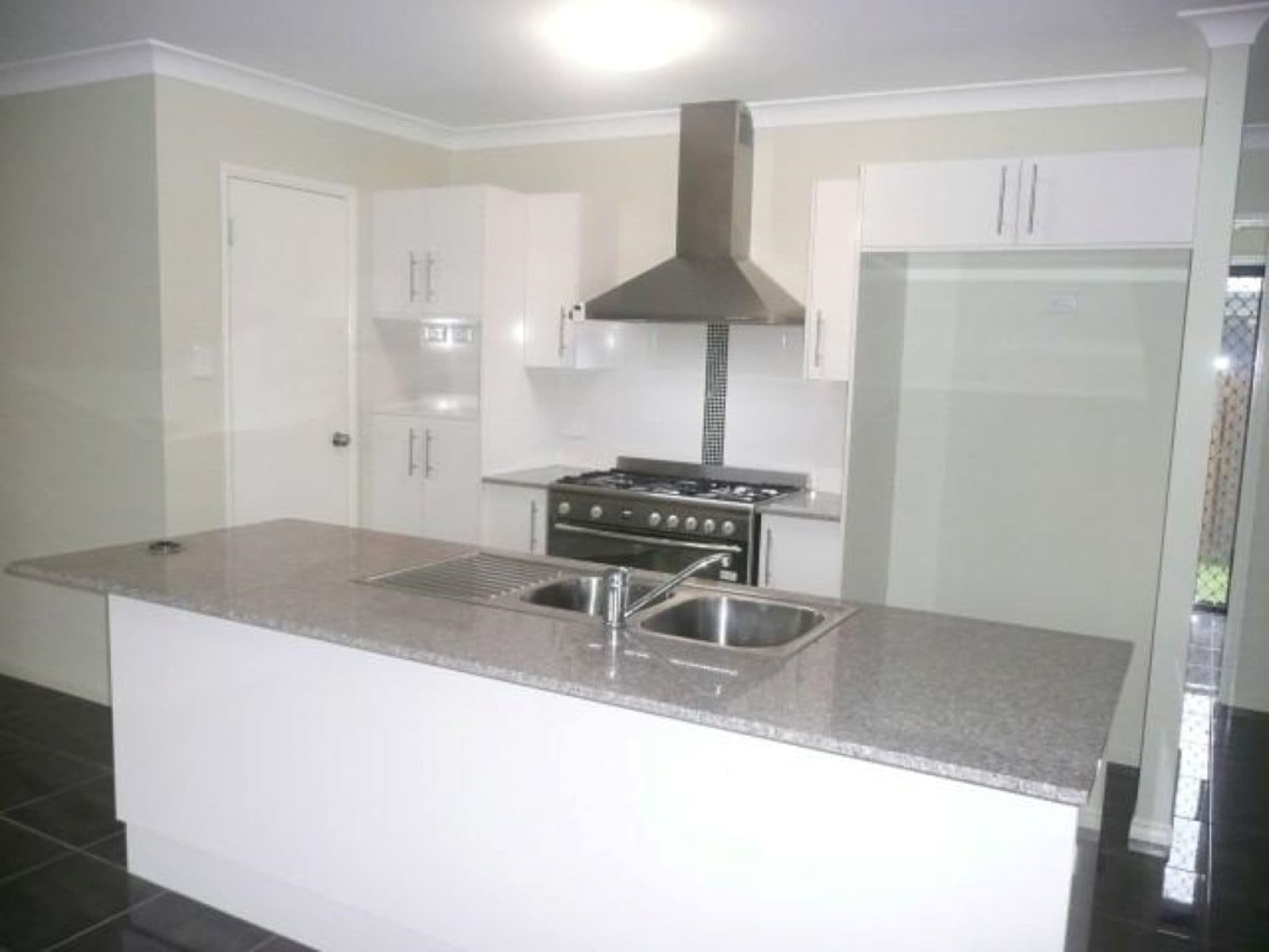 26 Kahana Avenue, Burdell, QLD, 4818, Burdell - Thumbnail 5