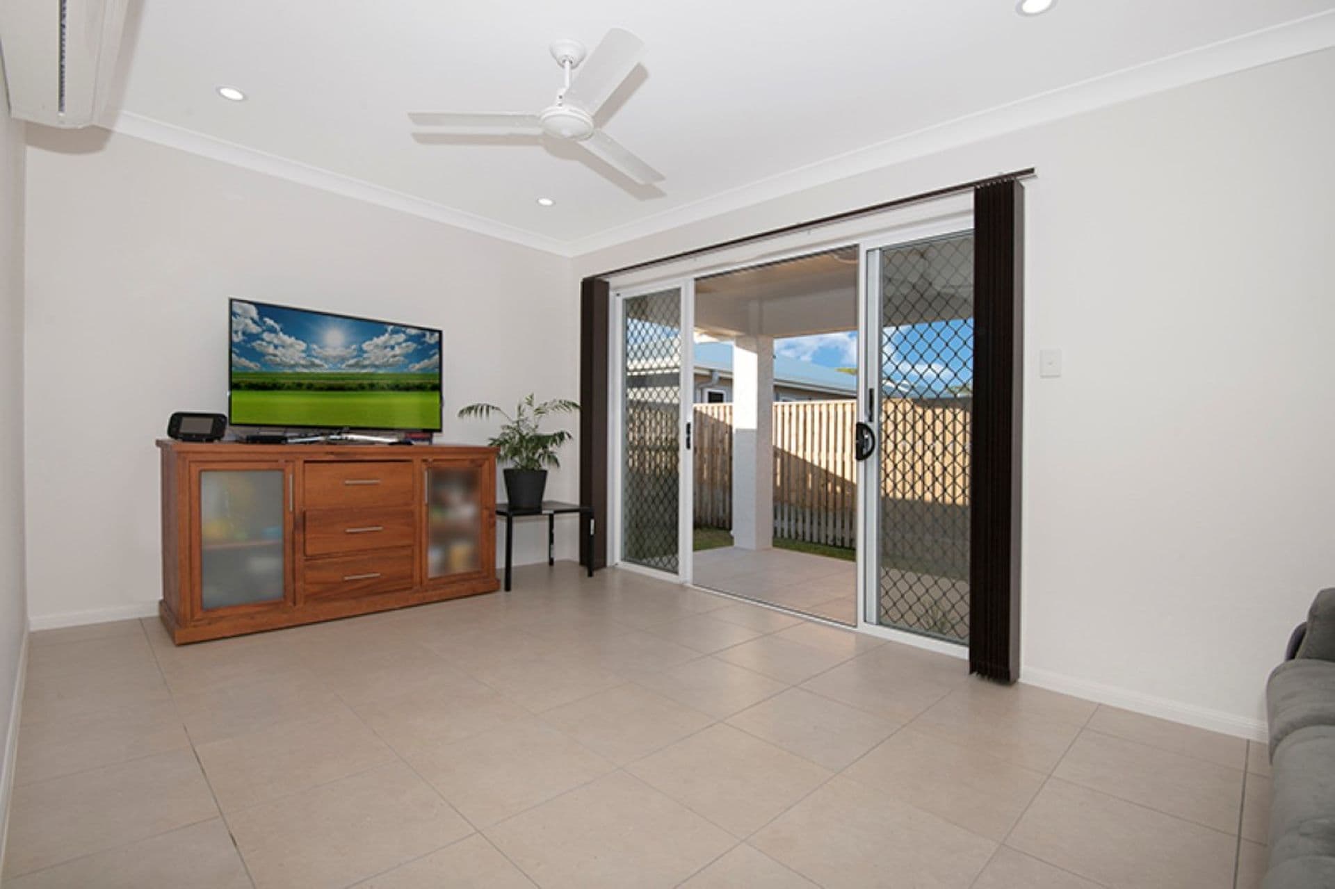 90 Riveredge Boulevard, Idalia, QLD, 4811, Oonoonba - Thumbnail 2