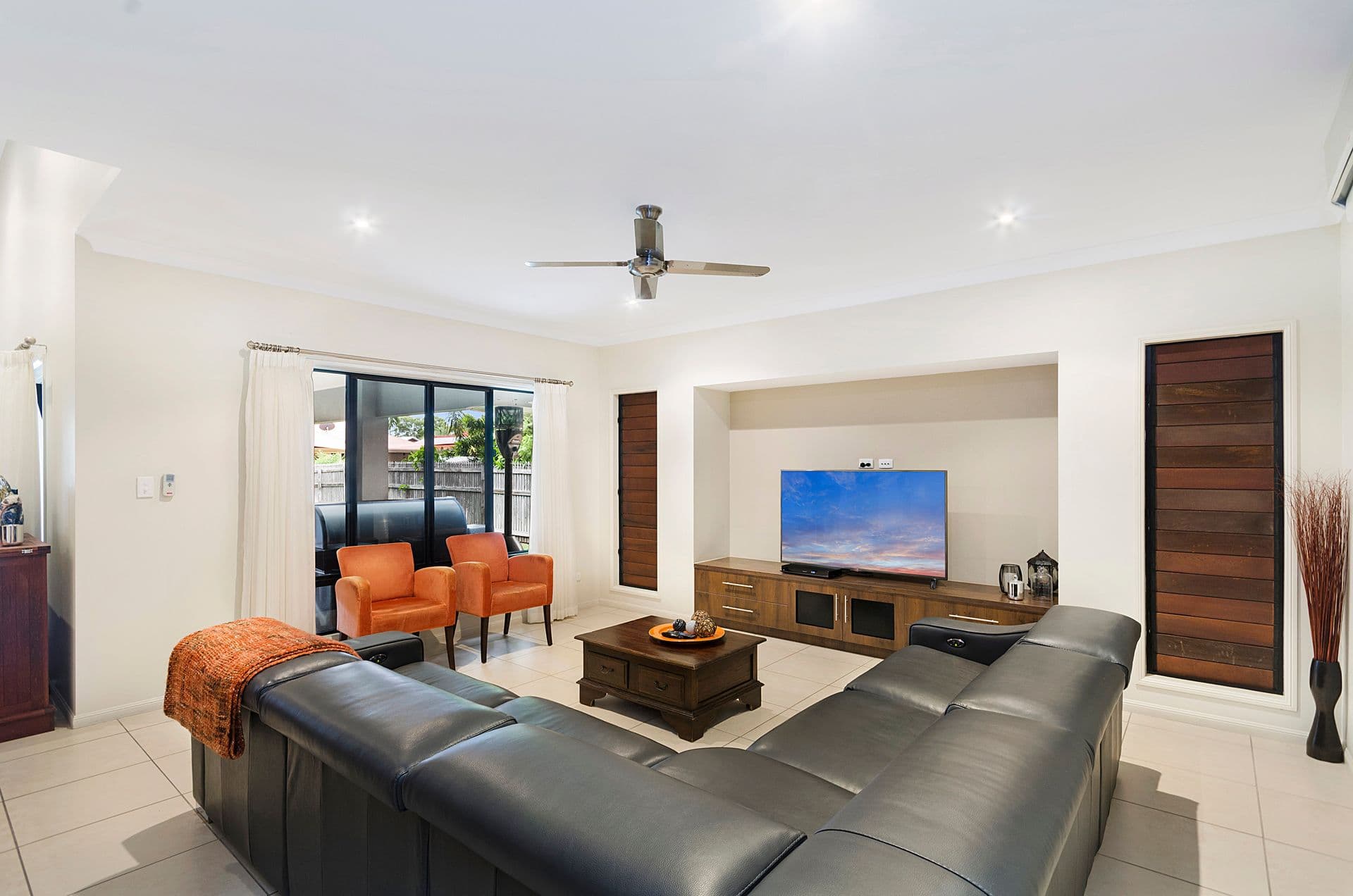 24 Pacific Avenue, Bushland Beach, QLD, 4818, Bushland Beach - Thumbnail 2
