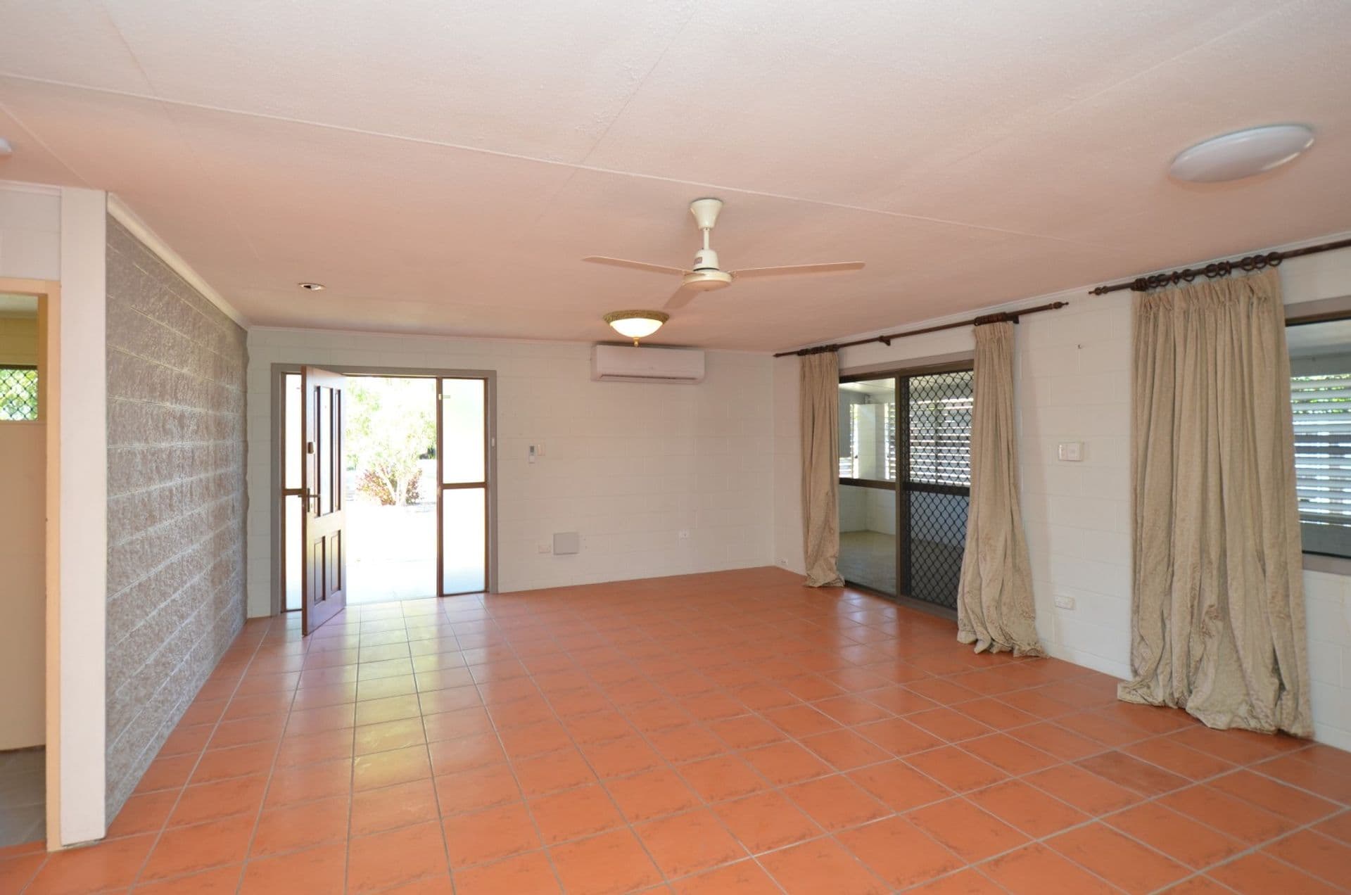 19 Alpha Street, Kirwan, QLD, 4817, Kirwan - Thumbnail 2
