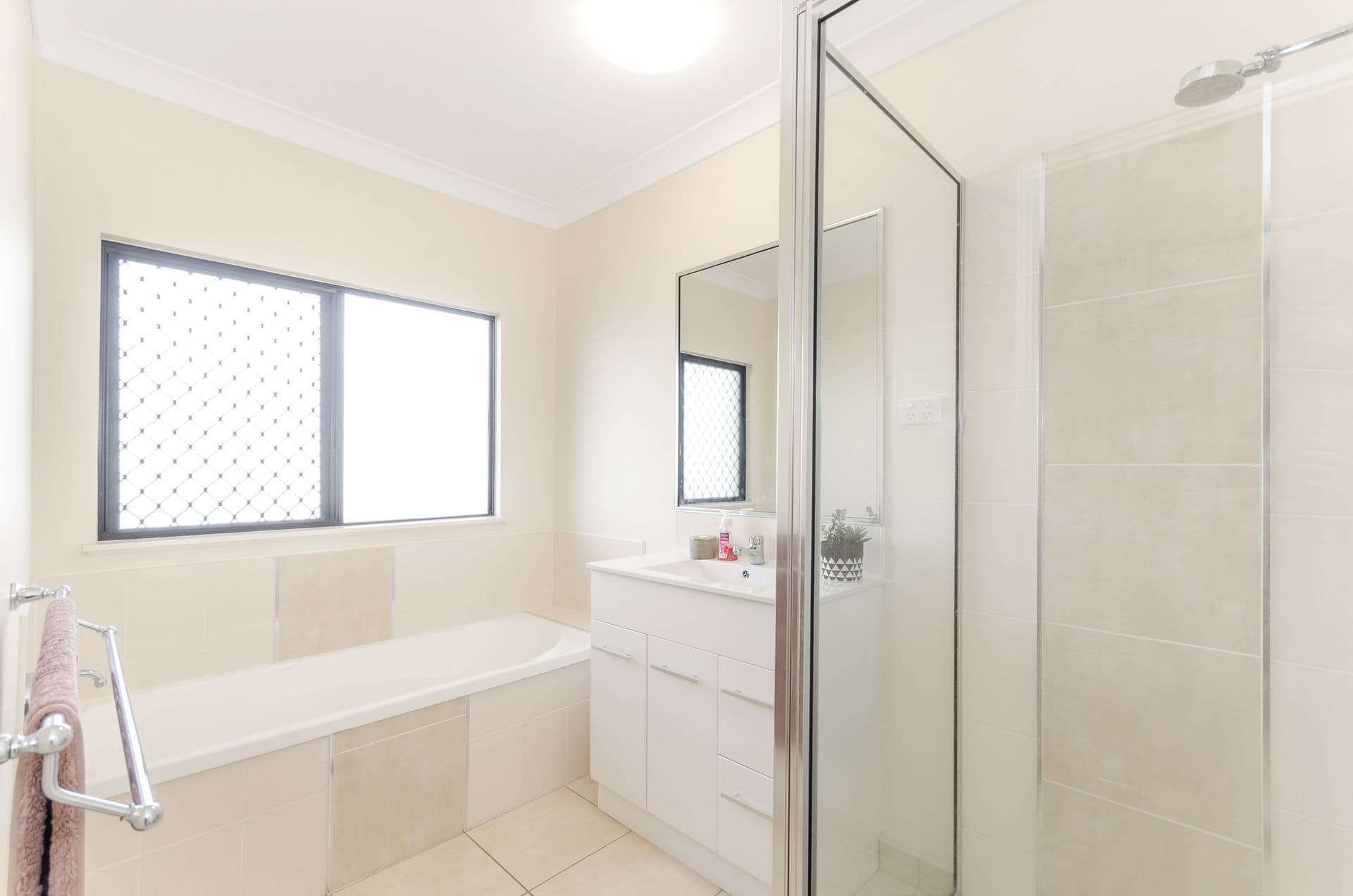 87A  Daintree Drive, Bushland Beach, QLD, 4818, Bushland Beach - Thumbnail 6