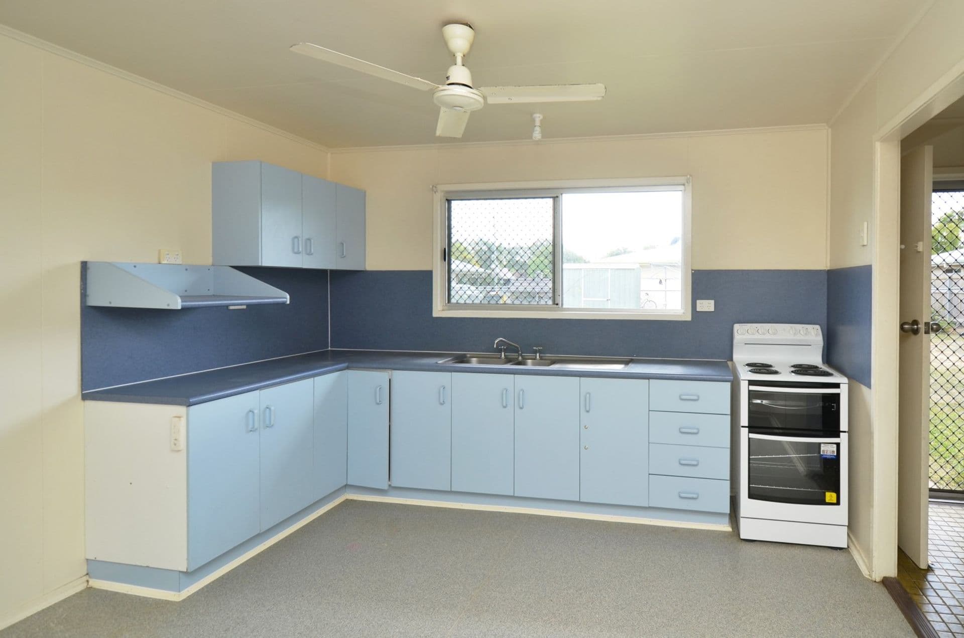 42 Kittyhawk Crescent, Kirwan, QLD, 4817, Kirwan - Thumbnail 2