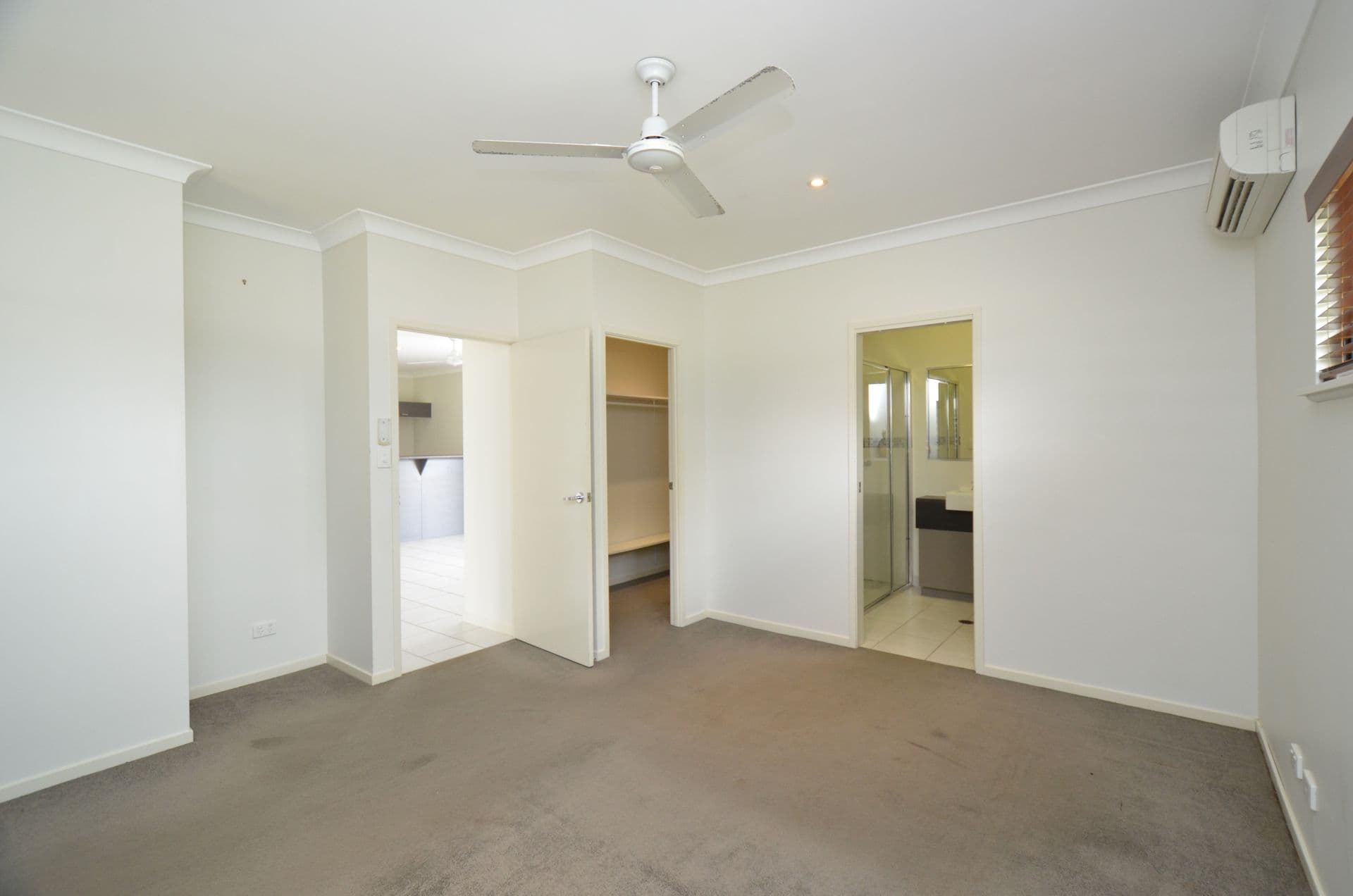 10 Kroymans Drive, Mount Louisa, QLD, 4814, Mount Louisa - Thumbnail 4