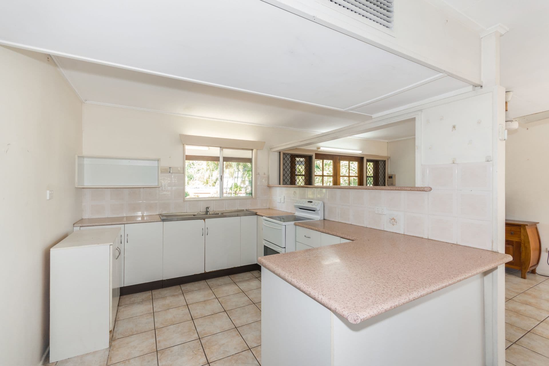 10 Albert Street, Cranbrook, QLD, 4814, Cranbrook - Thumbnail 4