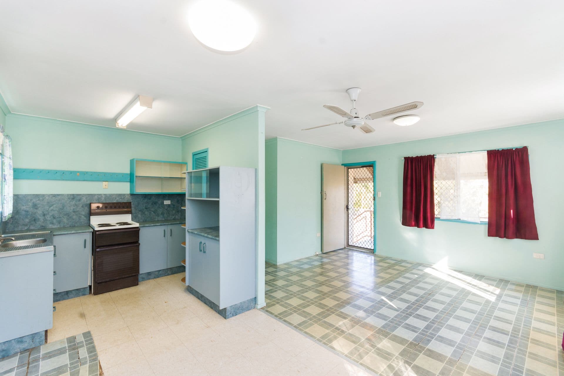 28 Davies Street, Mount Louisa, QLD, 4814, Mount Louisa - Thumbnail 3