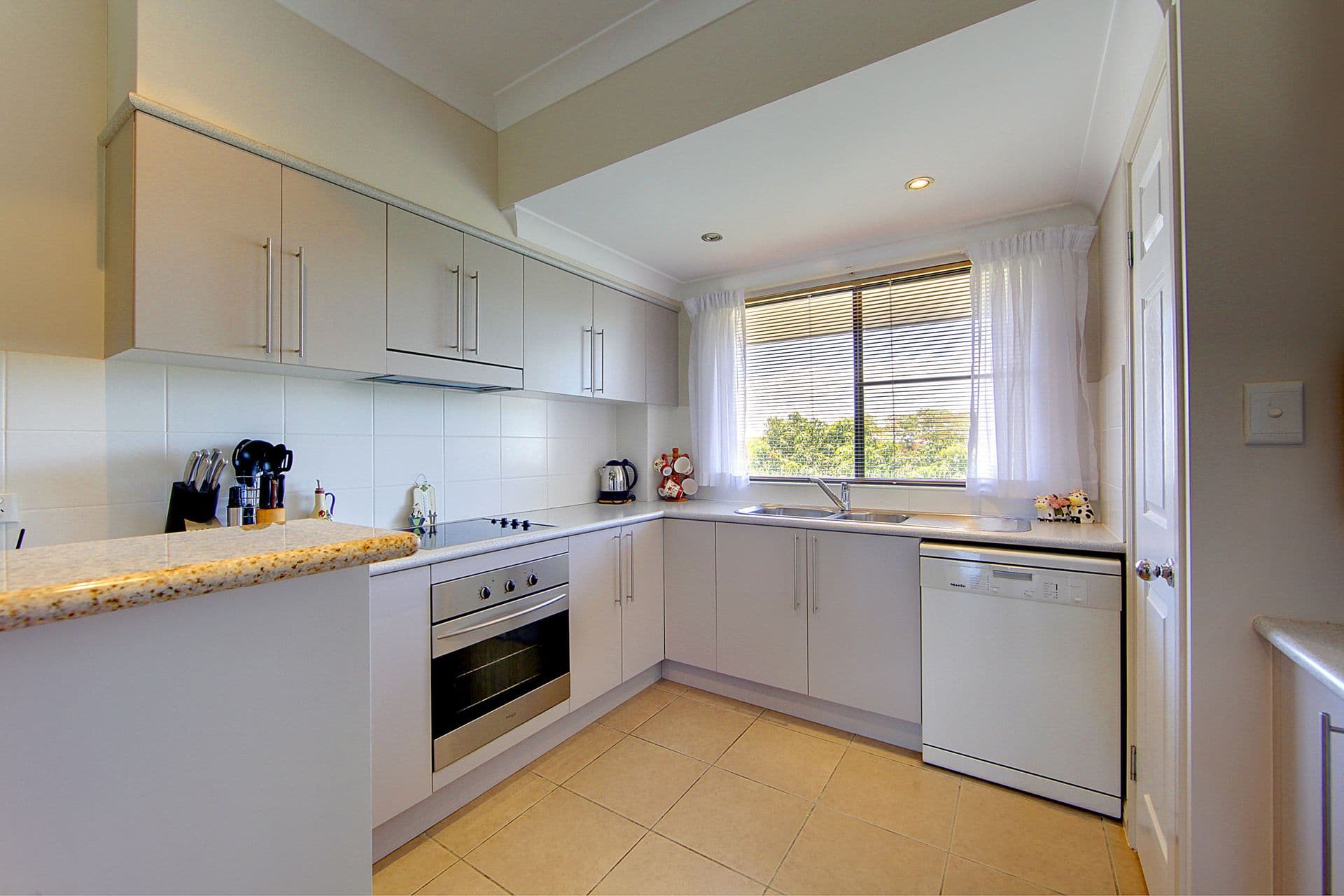 9/38 Percy Street, West End, QLD, 4810, West End - Thumbnail 3