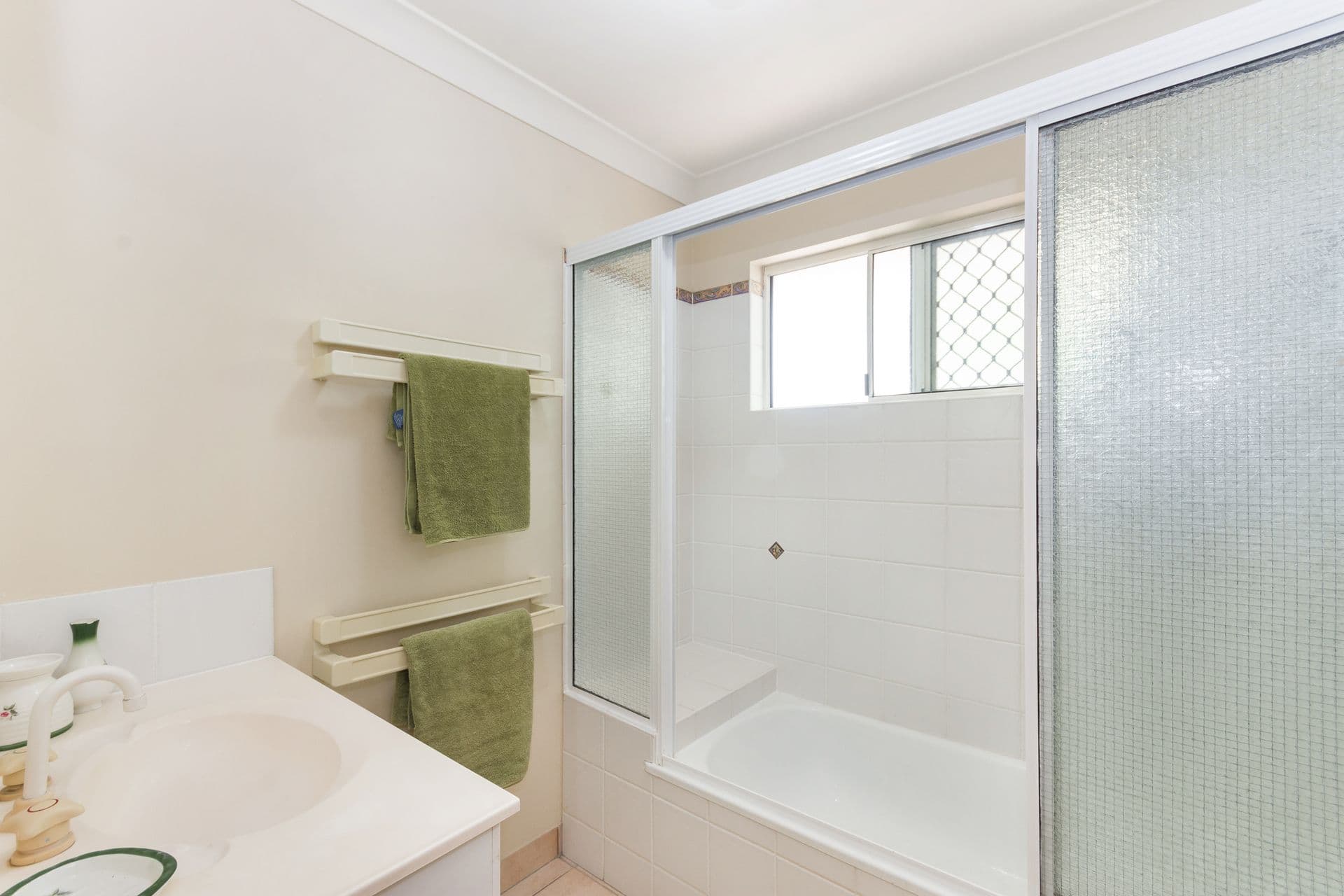 105 Martinez Avenue, West End, QLD, 4810, West End - Thumbnail 7