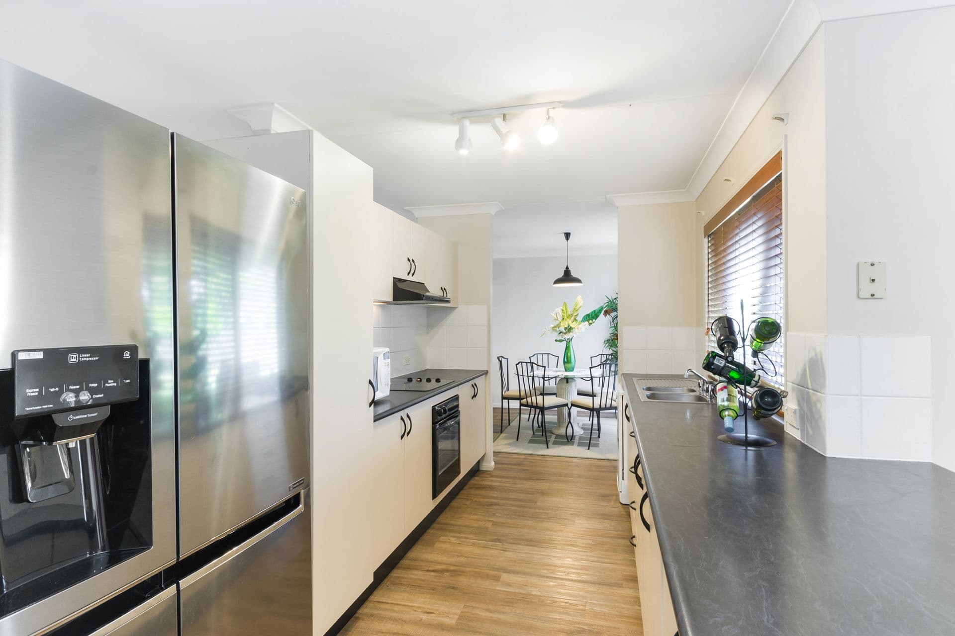 105 Martinez Avenue, West End, QLD, 4810, West End - Thumbnail 2