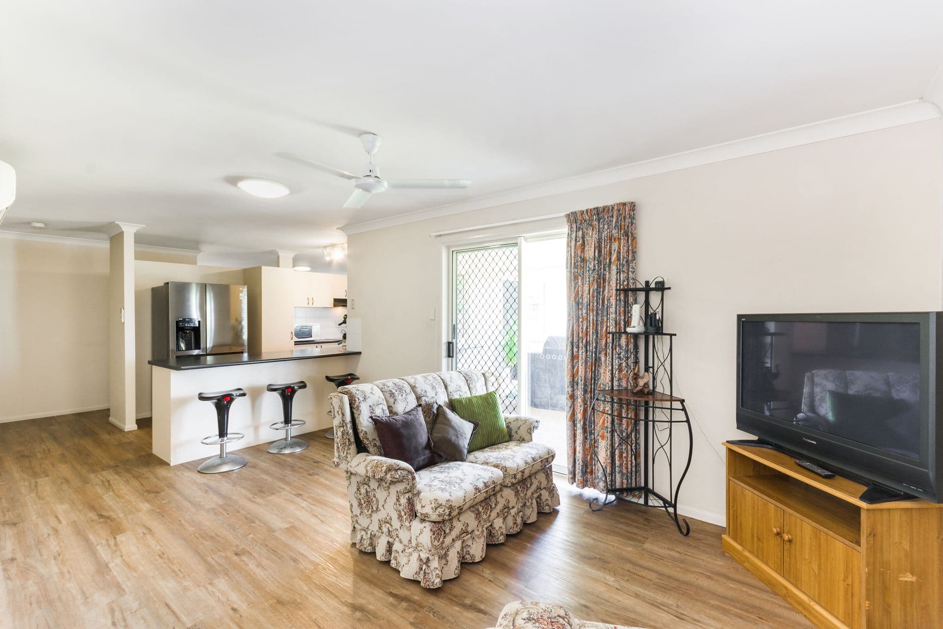 105 Martinez Avenue, West End, QLD, 4810, West End - Thumbnail 5