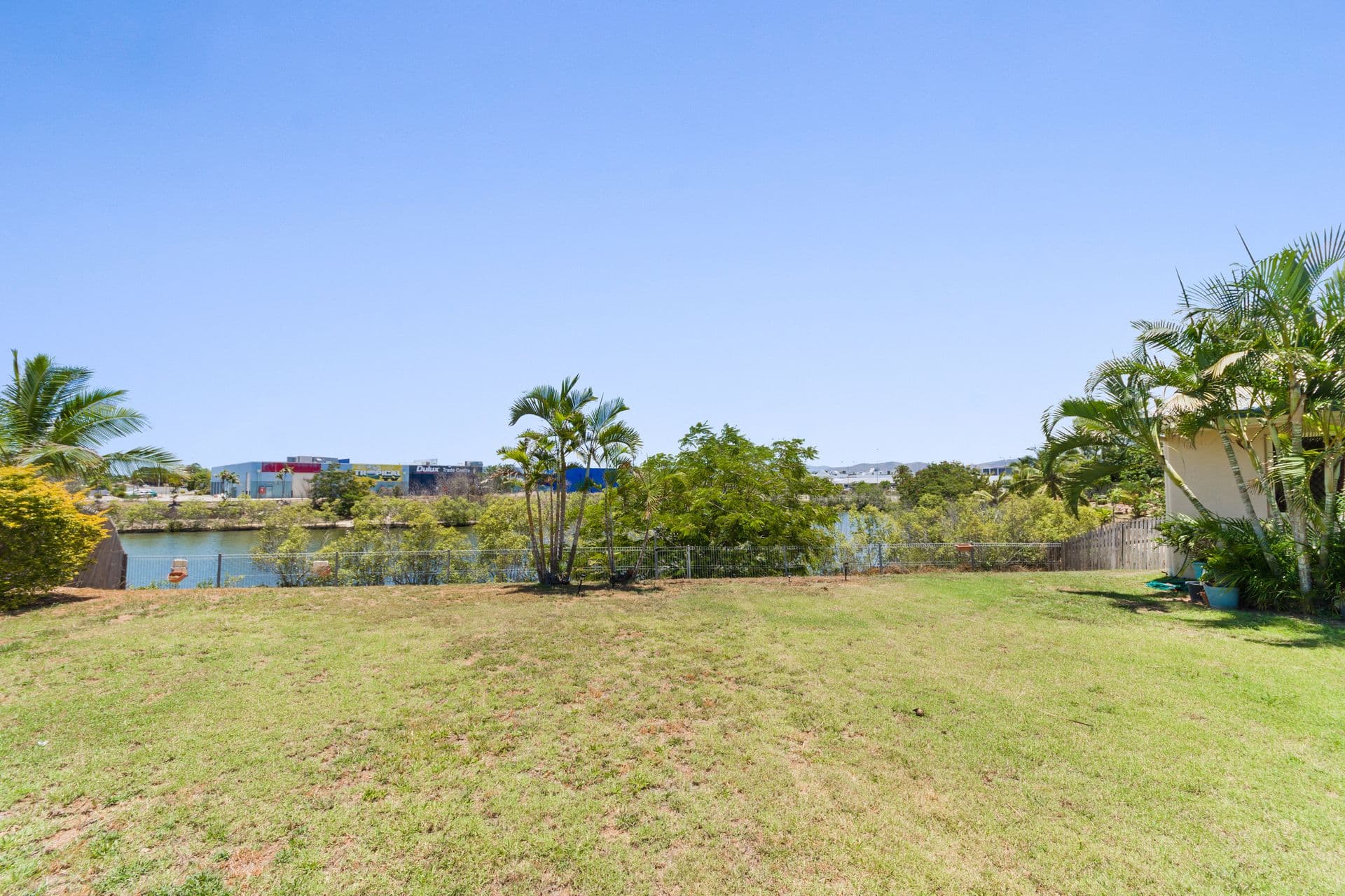 105 Martinez Avenue, West End, QLD, 4810, West End - Thumbnail 8