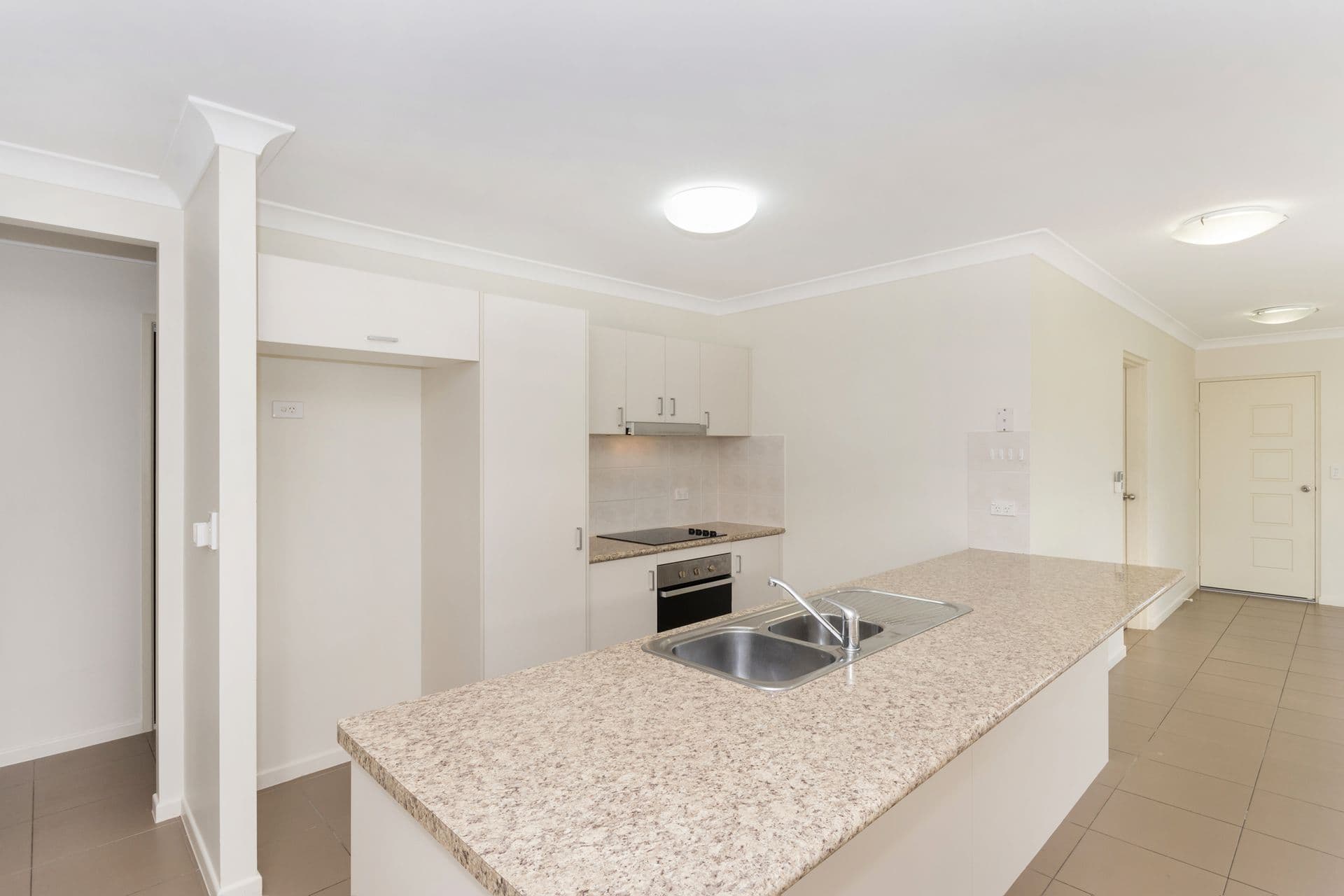 20 Lochern Way, Bushland Beach, QLD, 4818, Bushland Beach - Thumbnail 2
