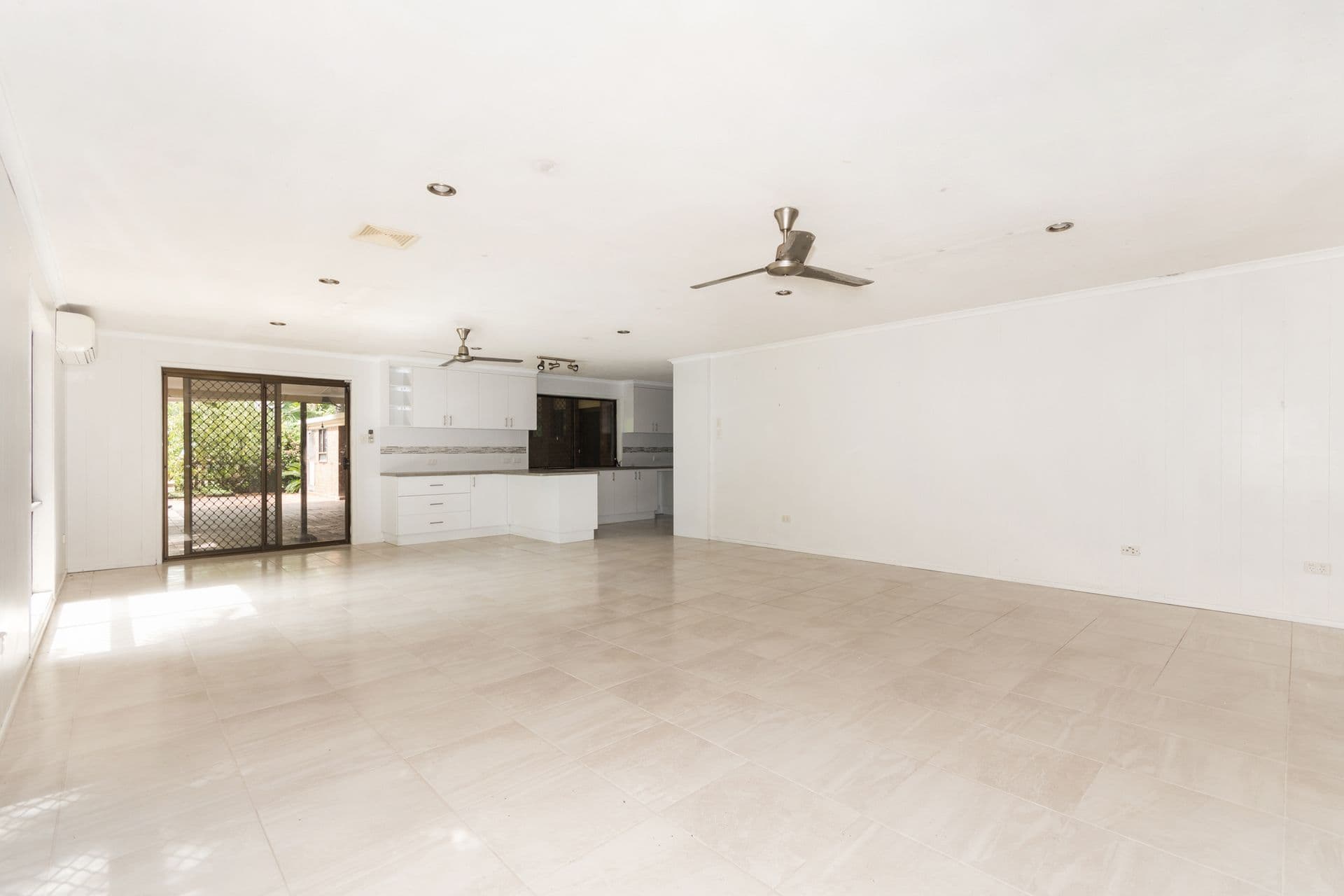 124 Toolakea Beach Road, Bluewater, QLD, 4818, Bluewater - Thumbnail 3
