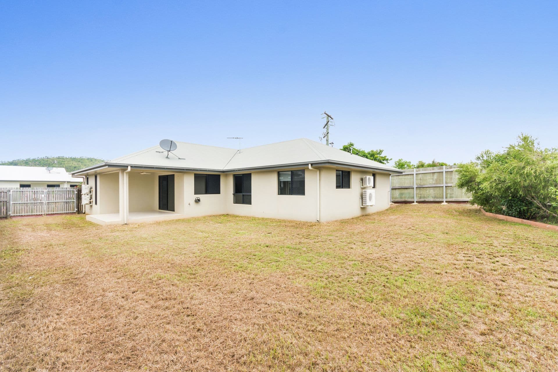 19 Garrison Court, Mount Louisa, QLD, 4814, Mount Louisa - Thumbnail 2
