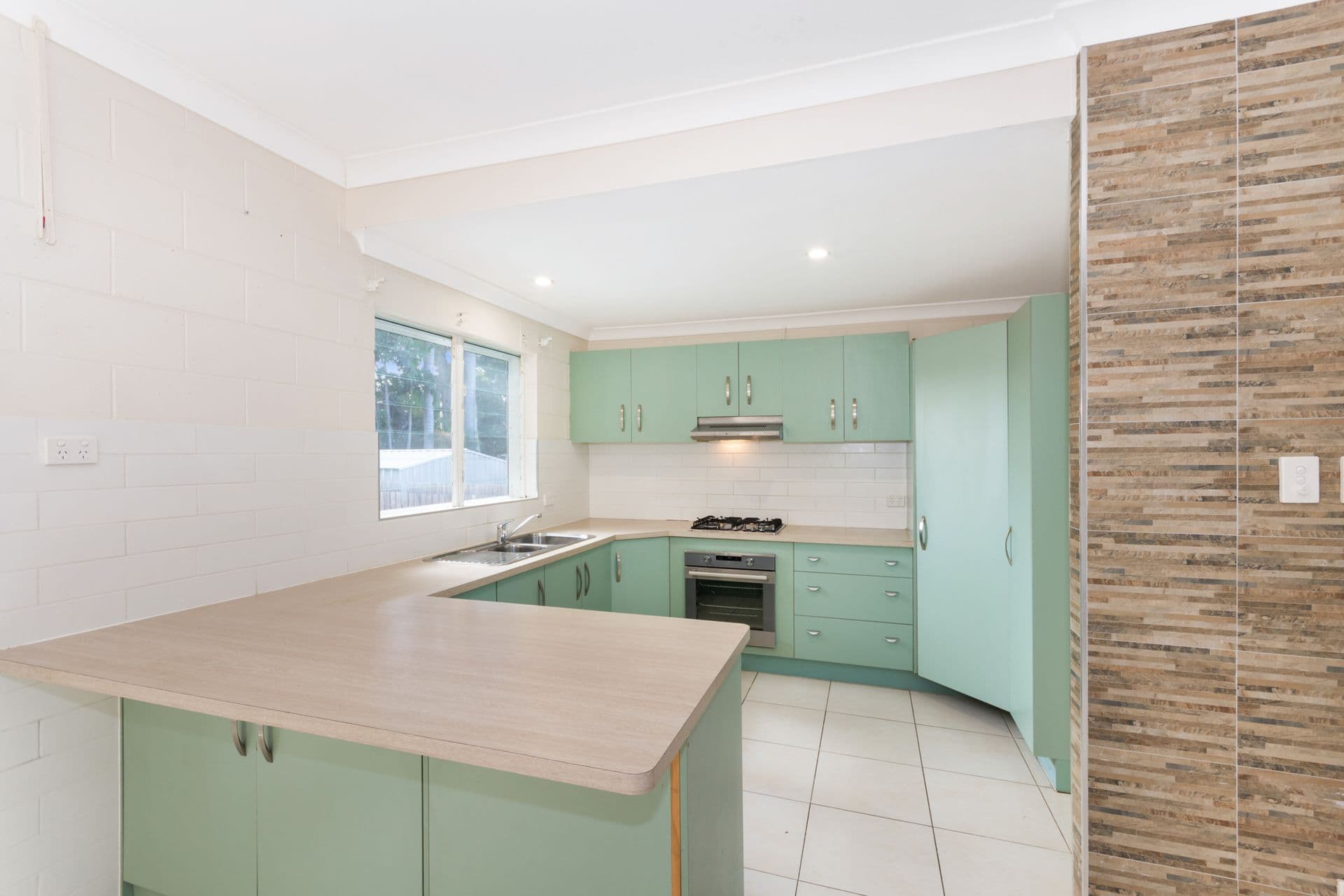 22 Toucan Crescent, Condon, QLD, 4815, Condon - Thumbnail 2