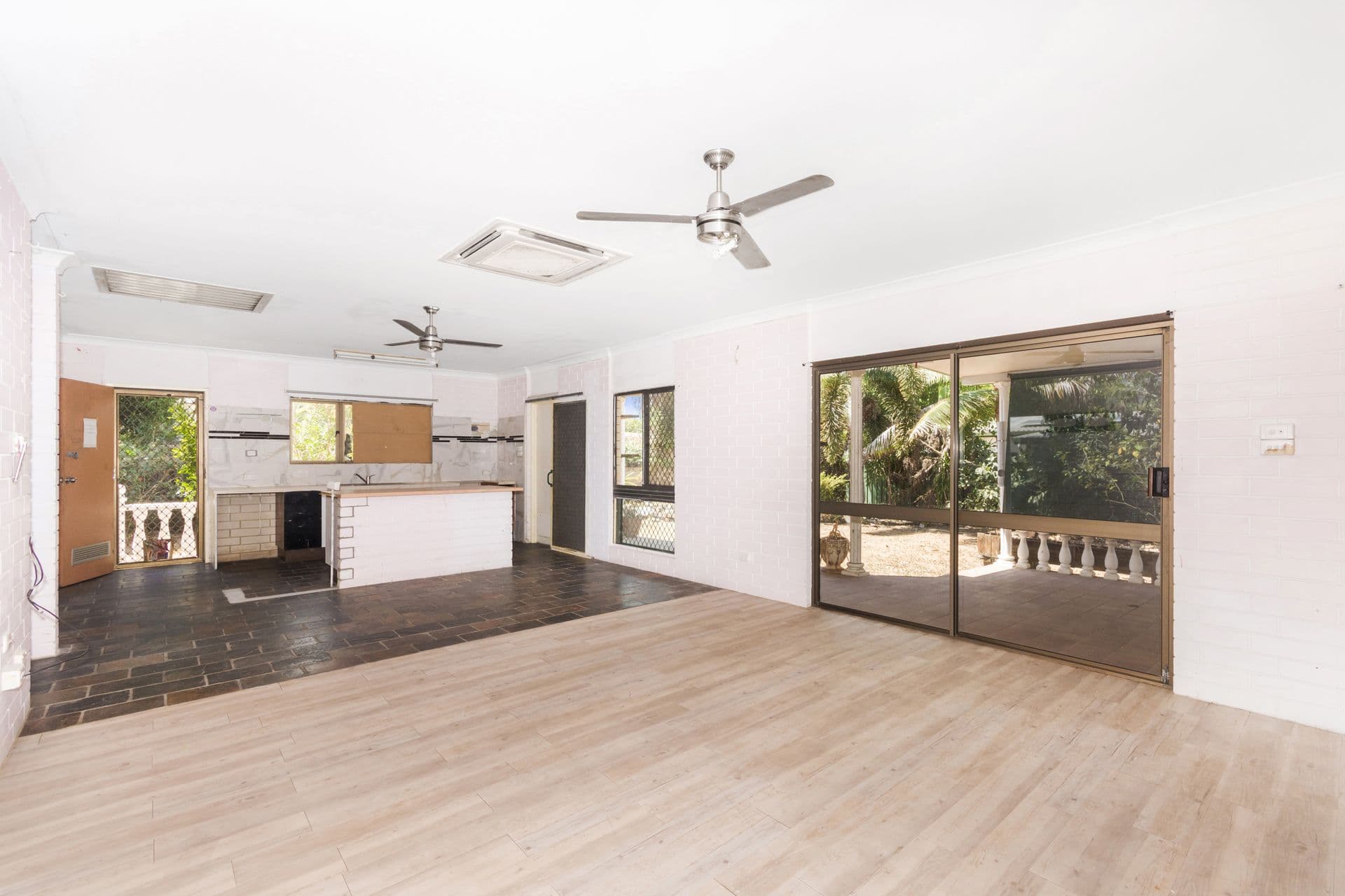 8 Buunong Avenue, Kelso, QLD, 4815, Kelso - Thumbnail 2