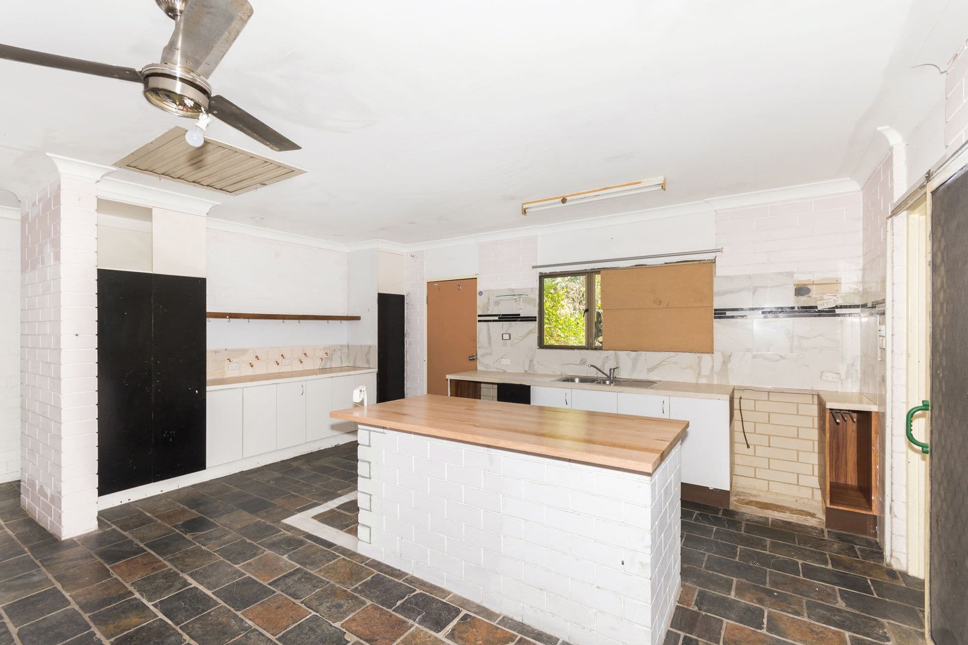 8 Buunong Avenue, Kelso, QLD, 4815, Kelso - Thumbnail 3
