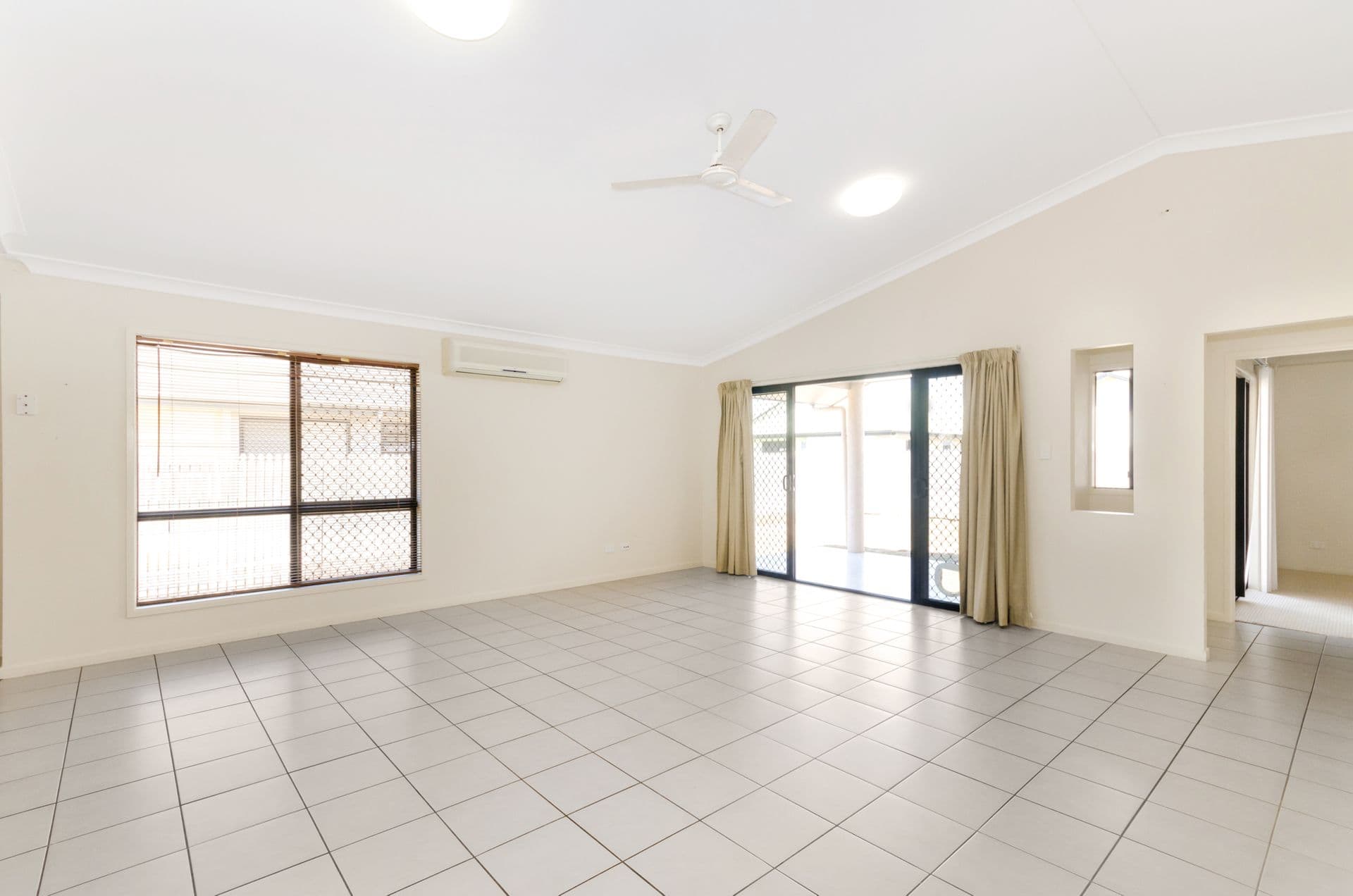 2 Romboli Court, Burdell, QLD, 4818, Burdell - Thumbnail 4