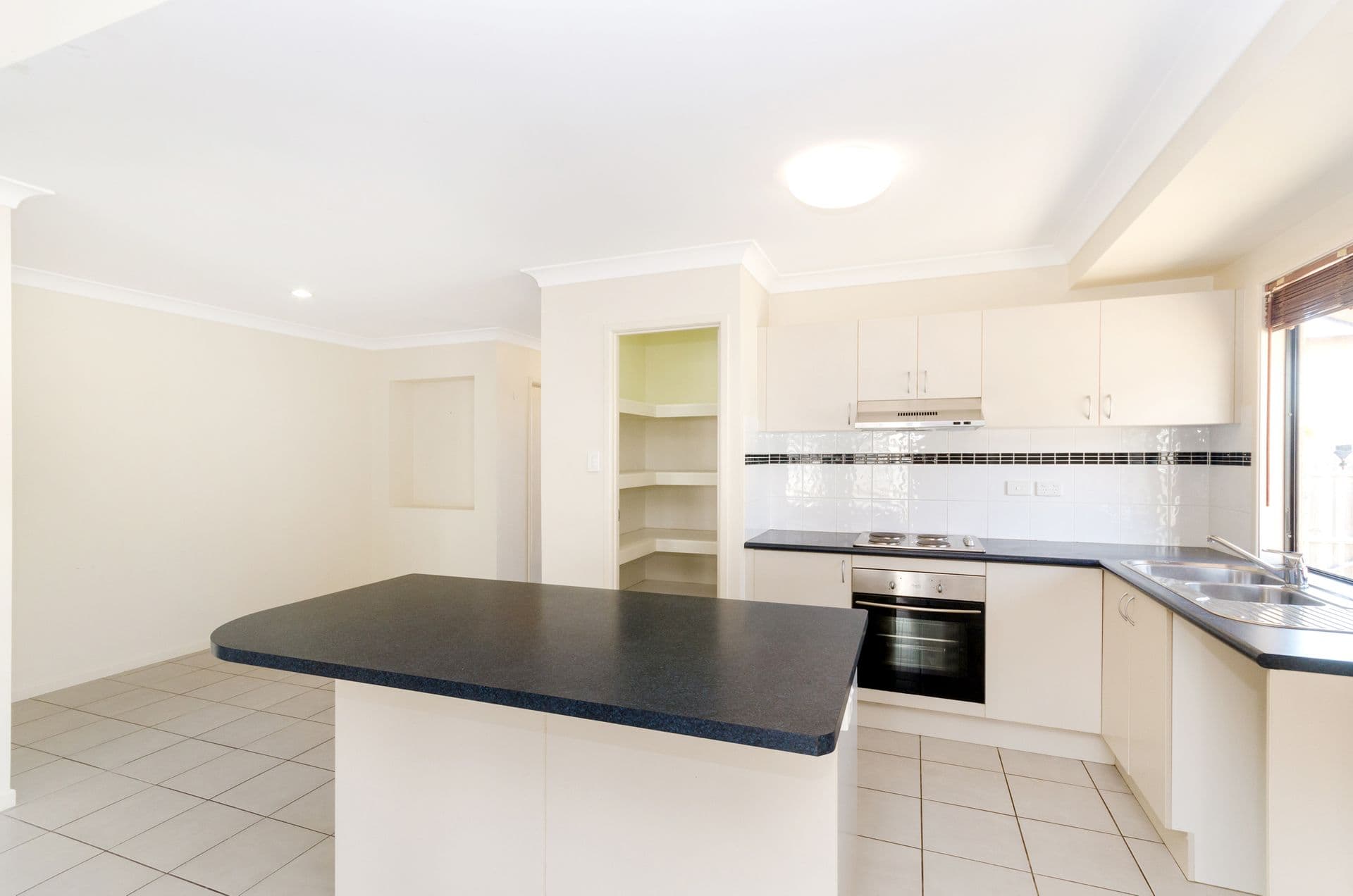 2 Romboli Court, Burdell, QLD, 4818, Burdell - Thumbnail 2