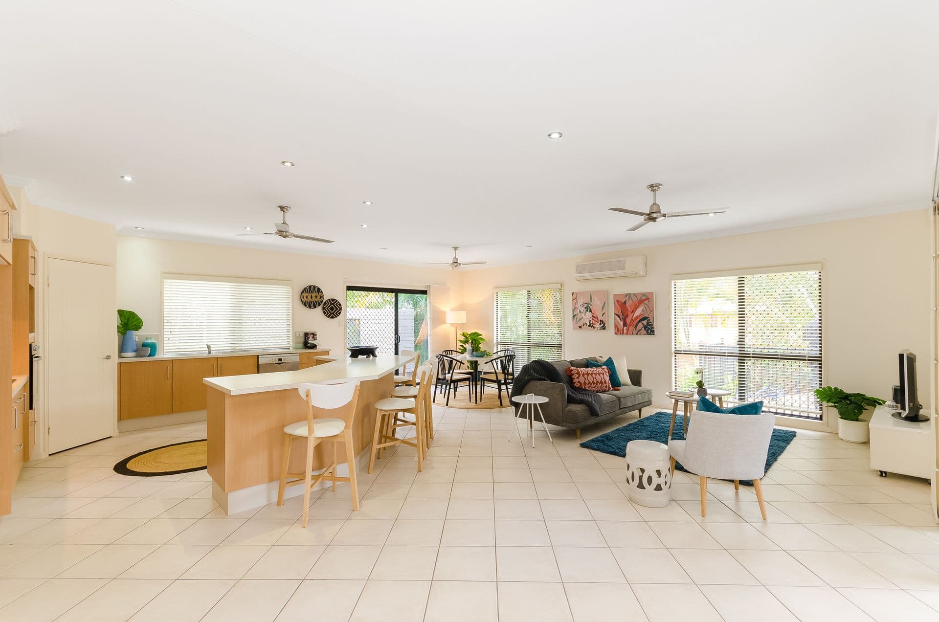4 Teatree Court, Mount Louisa, QLD, 4814, Mount Louisa - Thumbnail 2