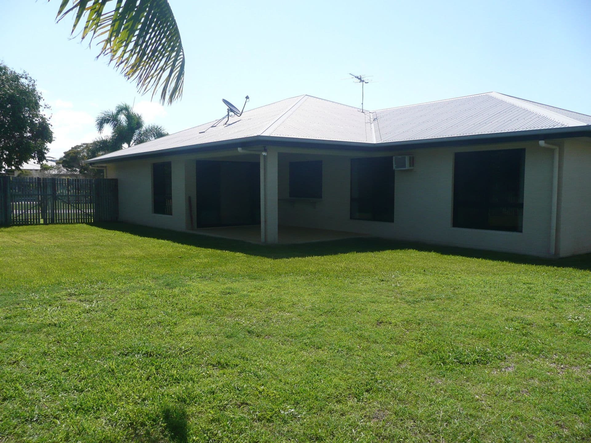 24 Woodwark Drive, Bushland Beach, QLD, 4818, Bushland Beach - Thumbnail 2