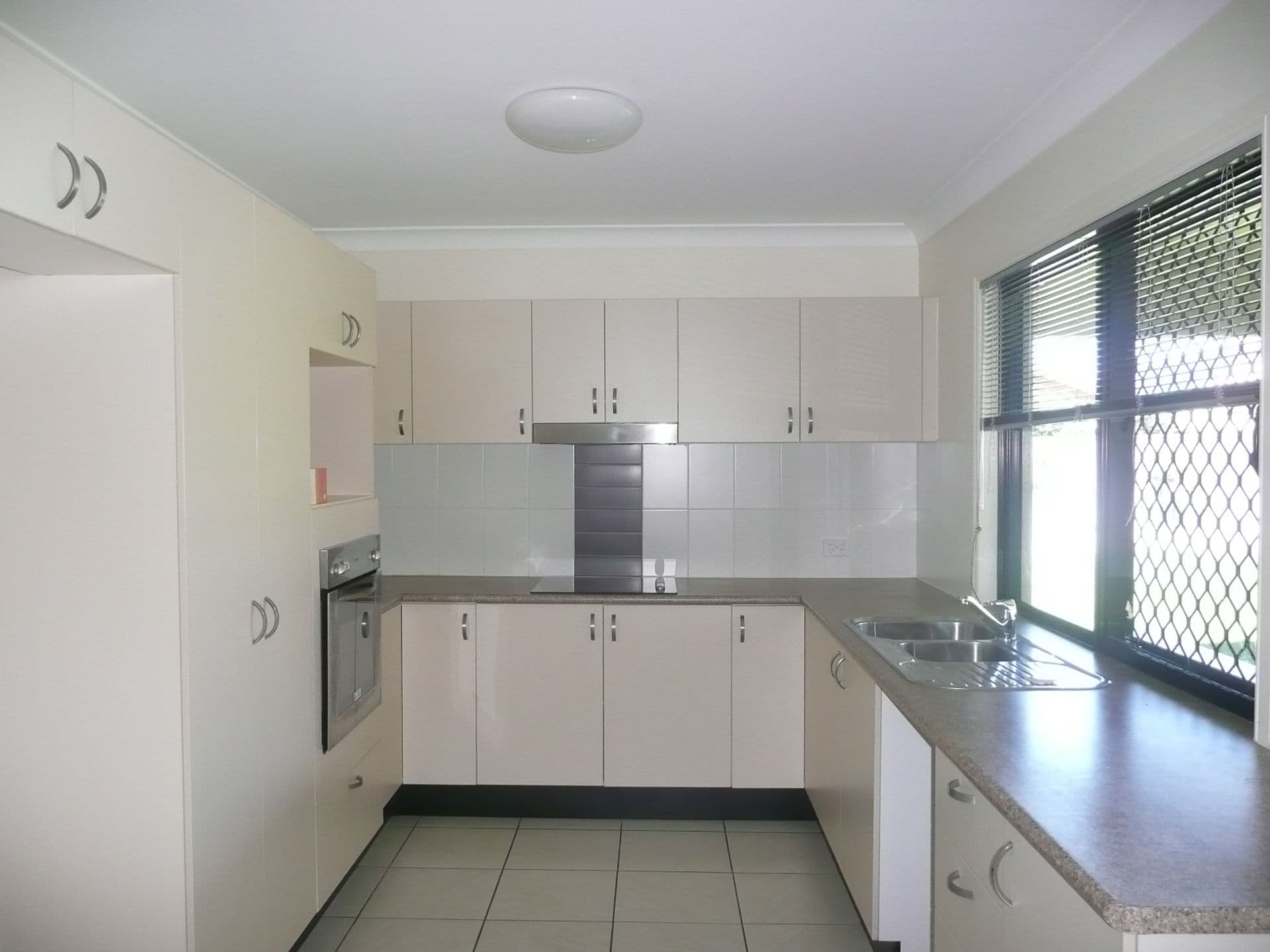 24 Woodwark Drive, Bushland Beach, QLD, 4818, Bushland Beach - Thumbnail 3