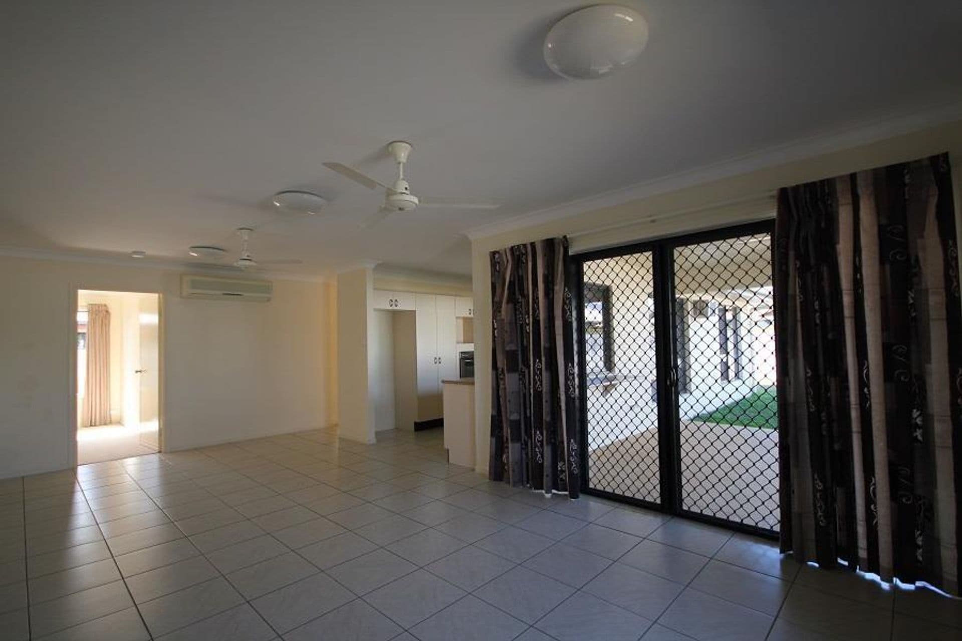 24 Woodwark Drive, Bushland Beach, QLD, 4818, Bushland Beach - Thumbnail 5