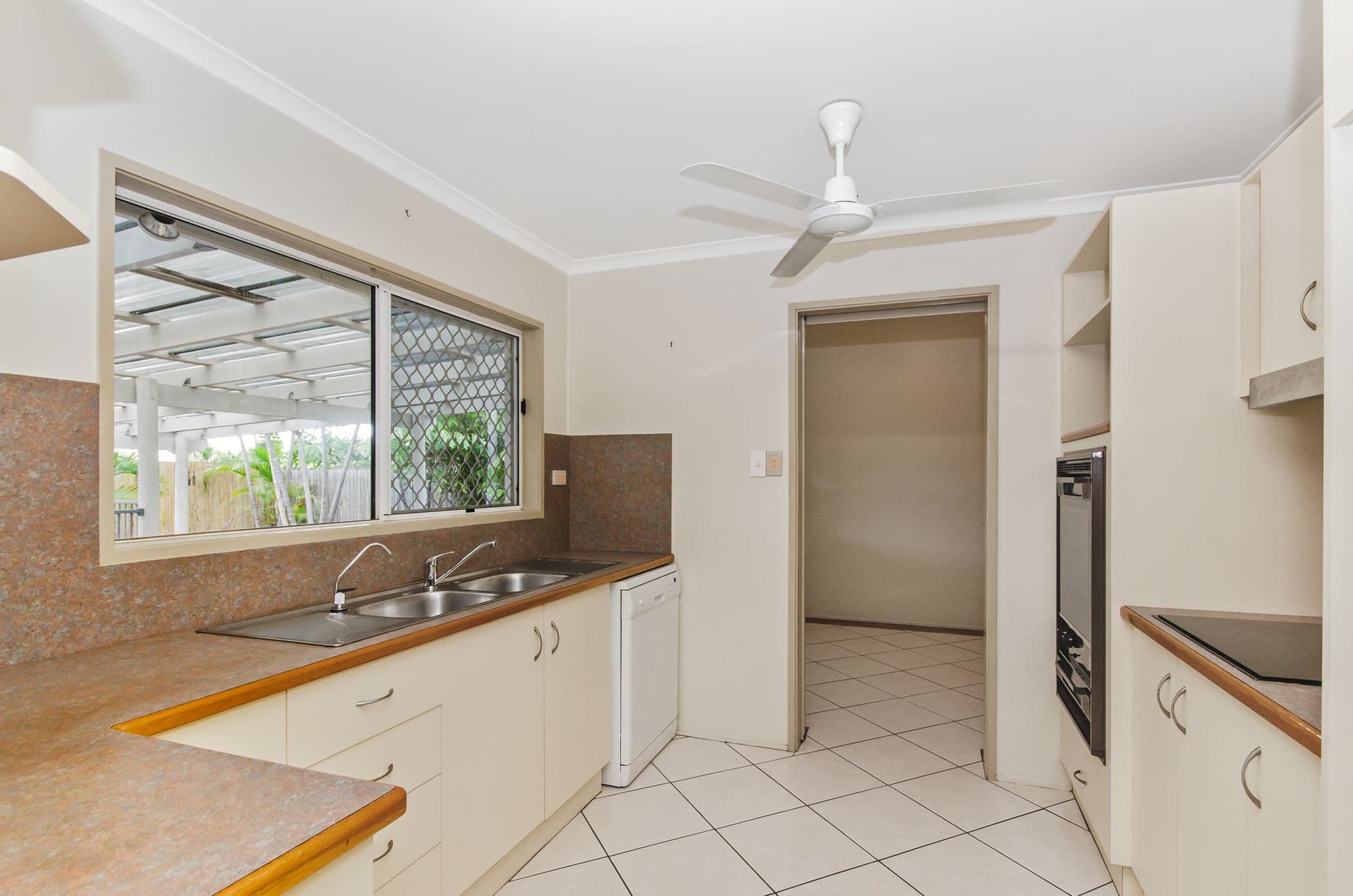 57 Warland Street, Kirwan, QLD, 4817, Kirwan - Thumbnail 2