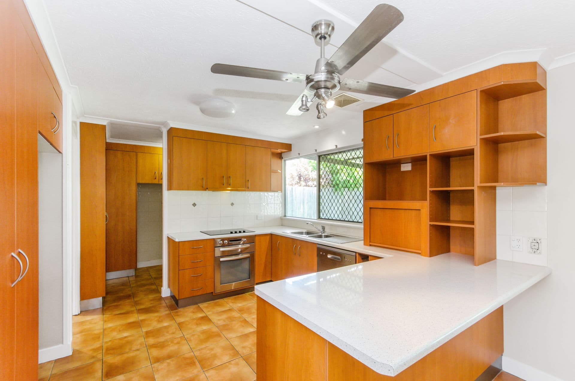4 Canterbury Road, Kirwan, QLD, 4817, Kirwan - Thumbnail 2