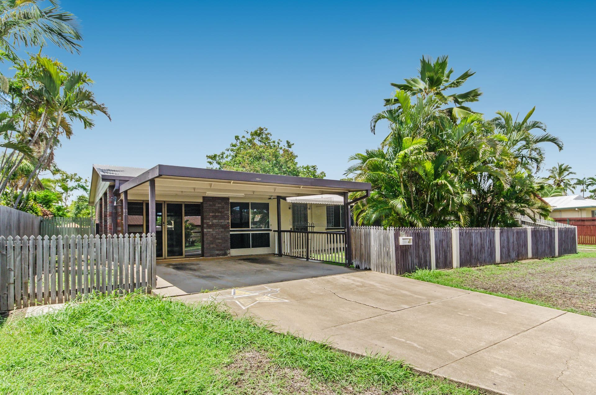 4 Canterbury Road, Kirwan, QLD, 4817, Kirwan - Image 1