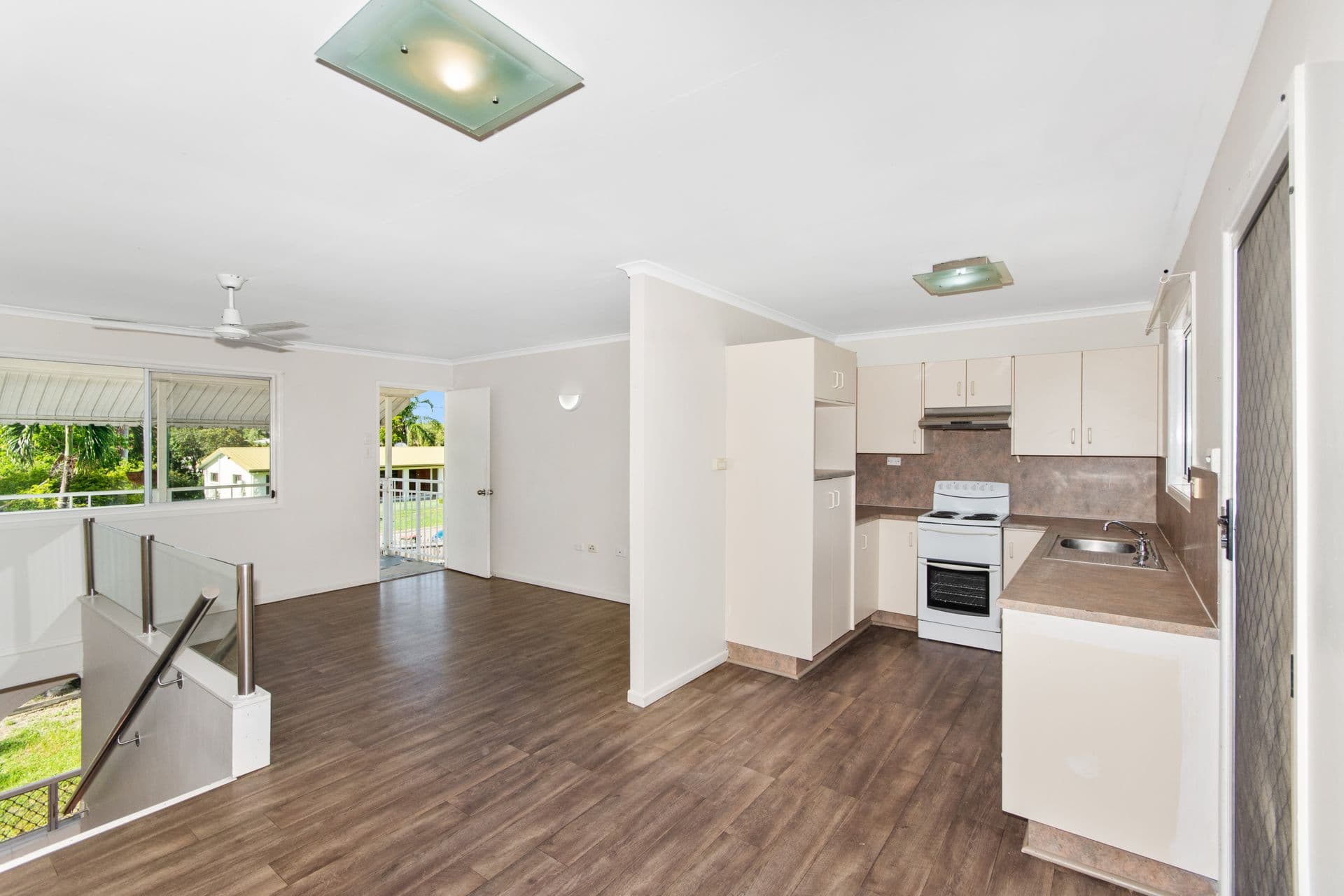 17 Champagne Crescent, Kelso, QLD, 4815, Kelso - Thumbnail 2