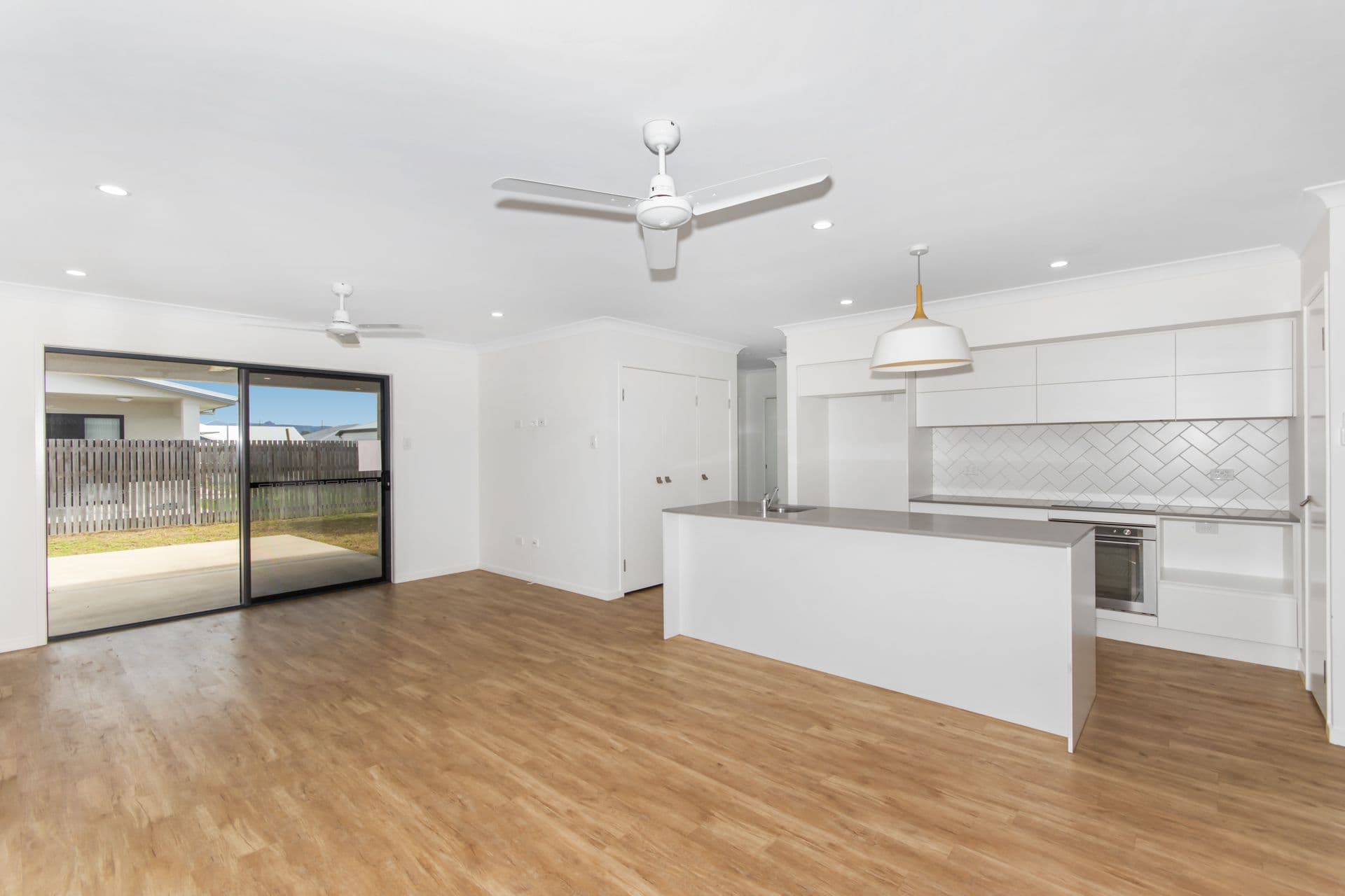 27 Mesa Circuit, Cosgrove, QLD, 4818, Cosgrove - Thumbnail 2