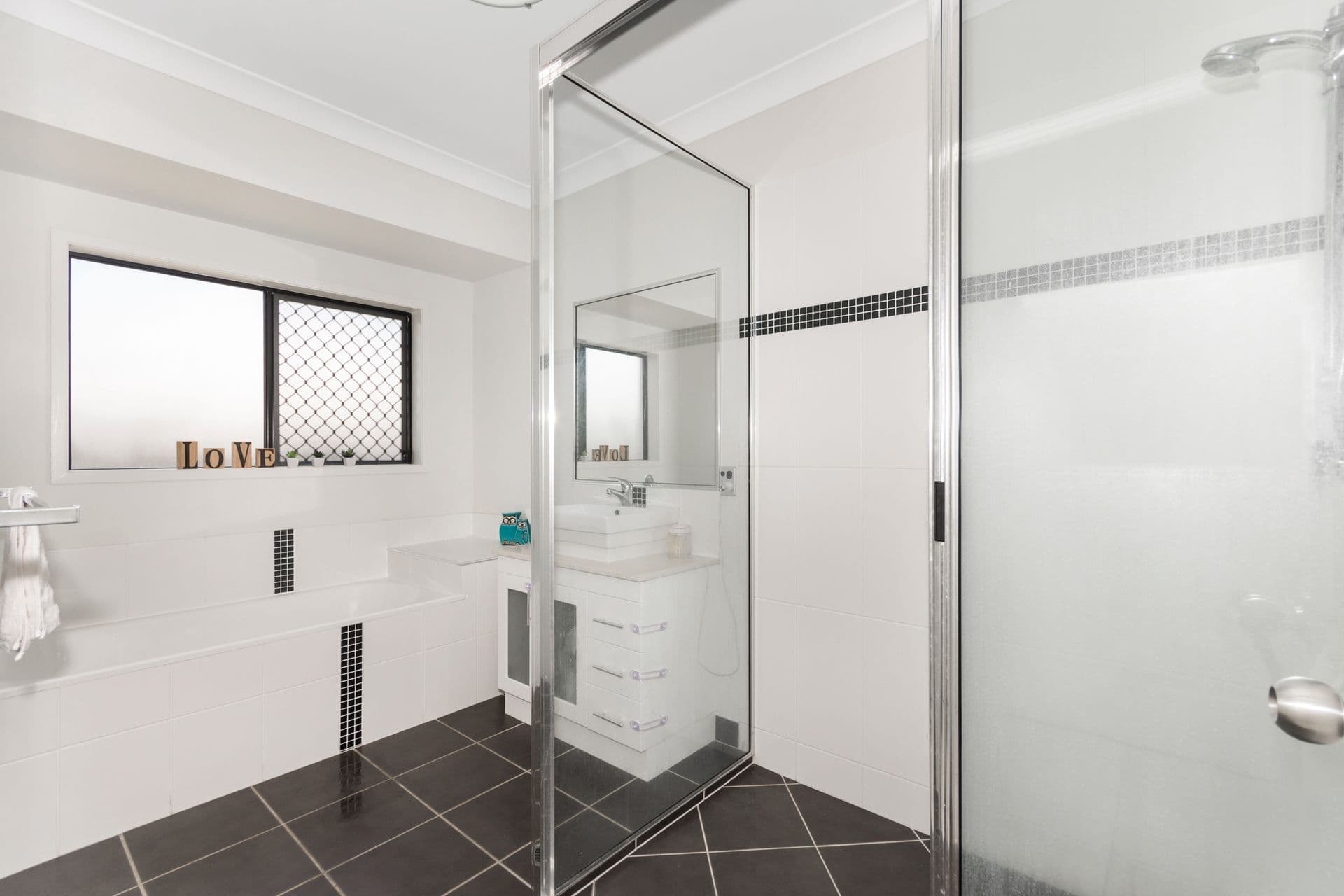 57 Daintree Drive, Bushland Beach, QLD, 4818, Bushland Beach - Thumbnail 7