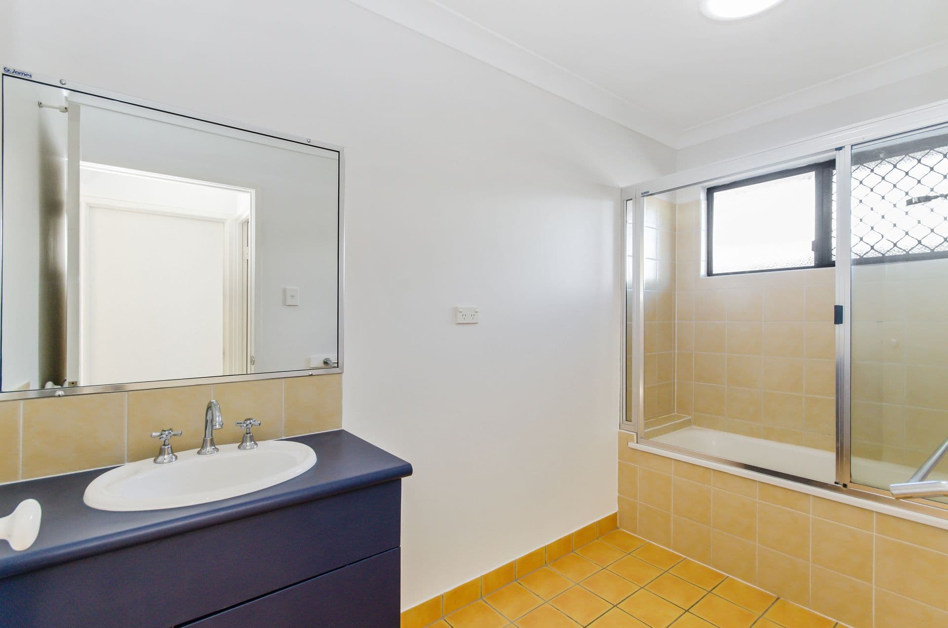 14 Fitzgerald Crescent, Kirwan, QLD, 4817, Kirwan - Thumbnail 8