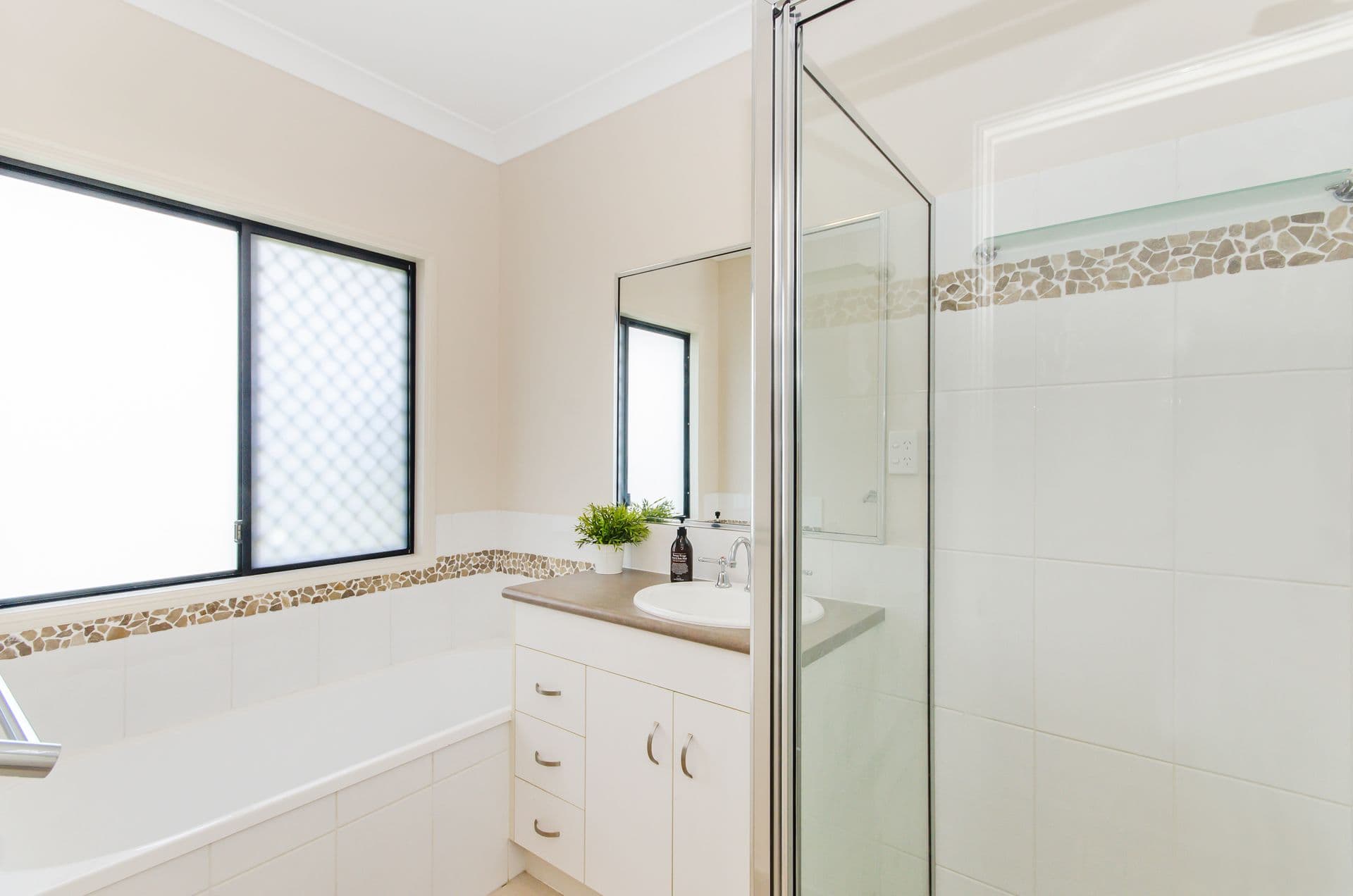 7 Greengum Court, Black River, QLD, 4818, Black River - Thumbnail 6