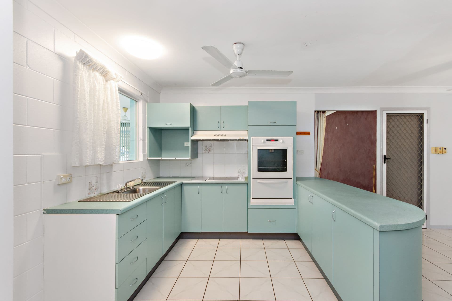 23 Madelaine Drive, Balgal Beach, QLD, 4816, Balgal Beach - Thumbnail 2